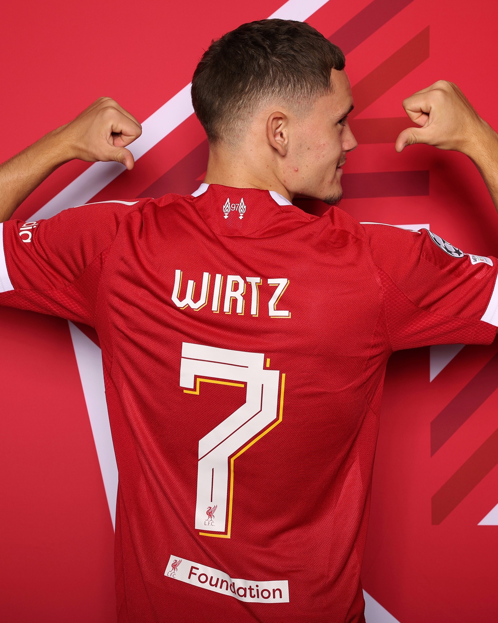 🚨 Florian Wirtz has been the most popular name and number printed
