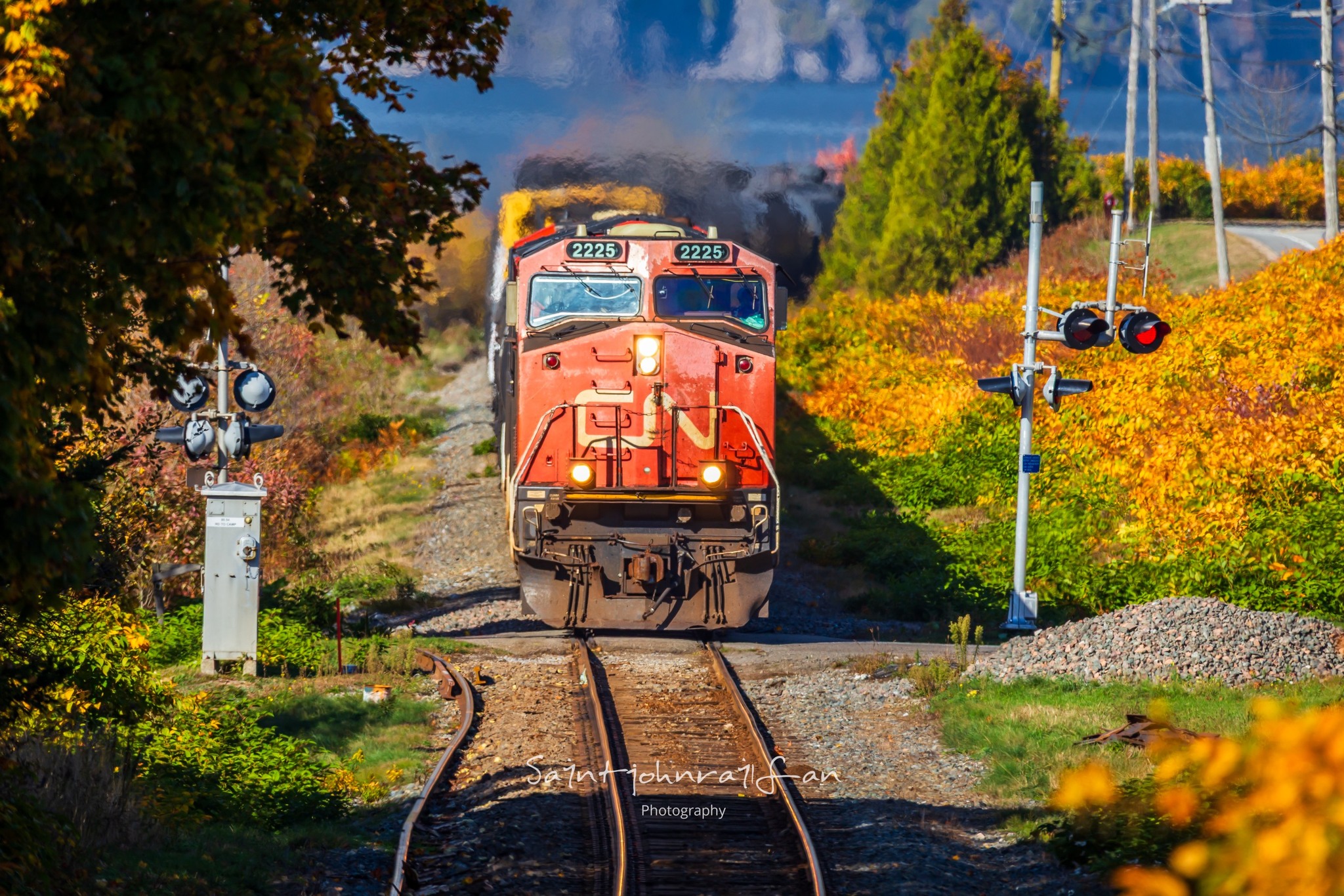 Saintjohnrailfan's - CN 594 approaches the photographer at Renforth ...