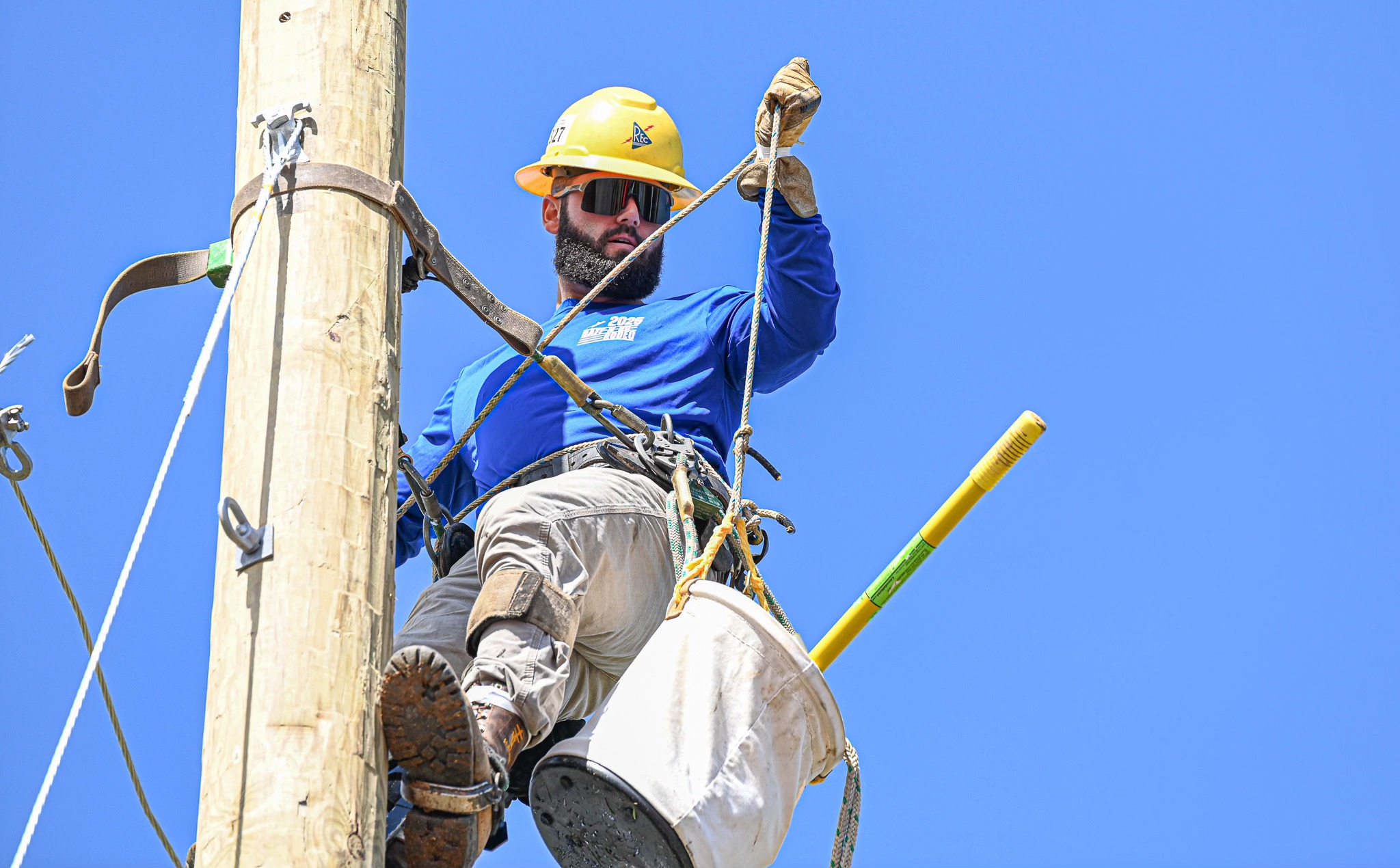 Powerlineman - Powerlineman added a new photo.