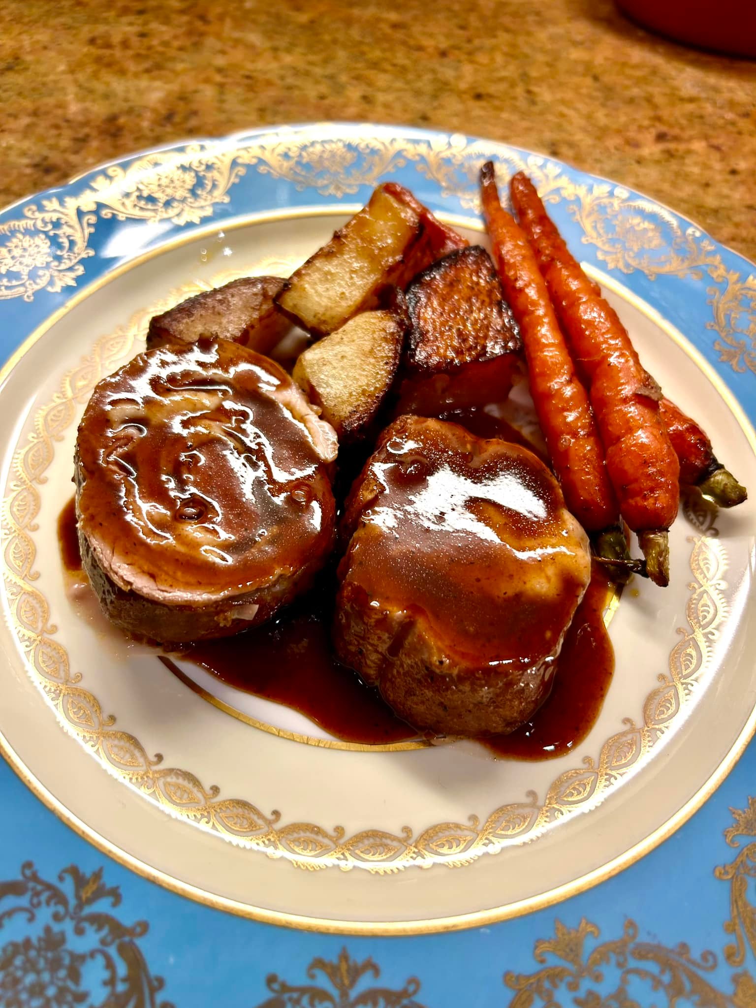 TENDERLOIN T-COMMAND V BLACK Size42 Stuffed pork tenderloin with 