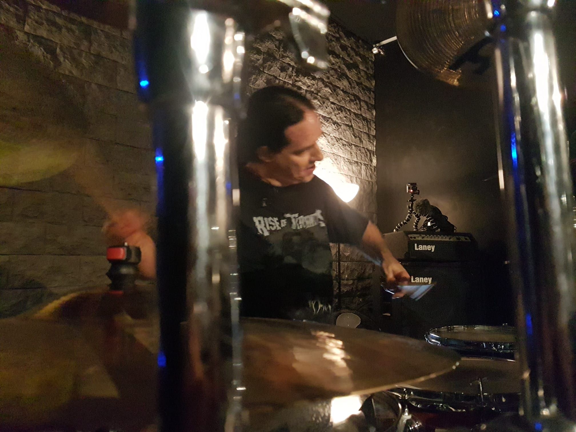 Rise - The mighty Derek Roddy wearing a TRAUMA shirt! Thanks man, you ...