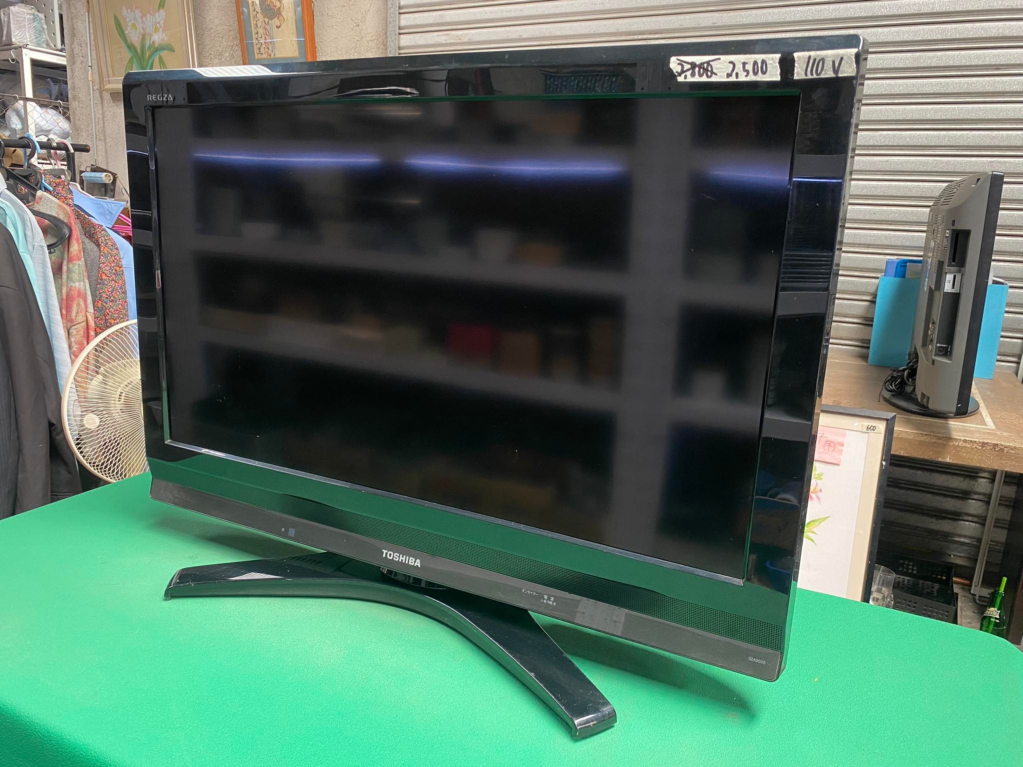 TOSHIBA 32A950S 東芝 REGZA 32A950S [32インチ] オークション比較
