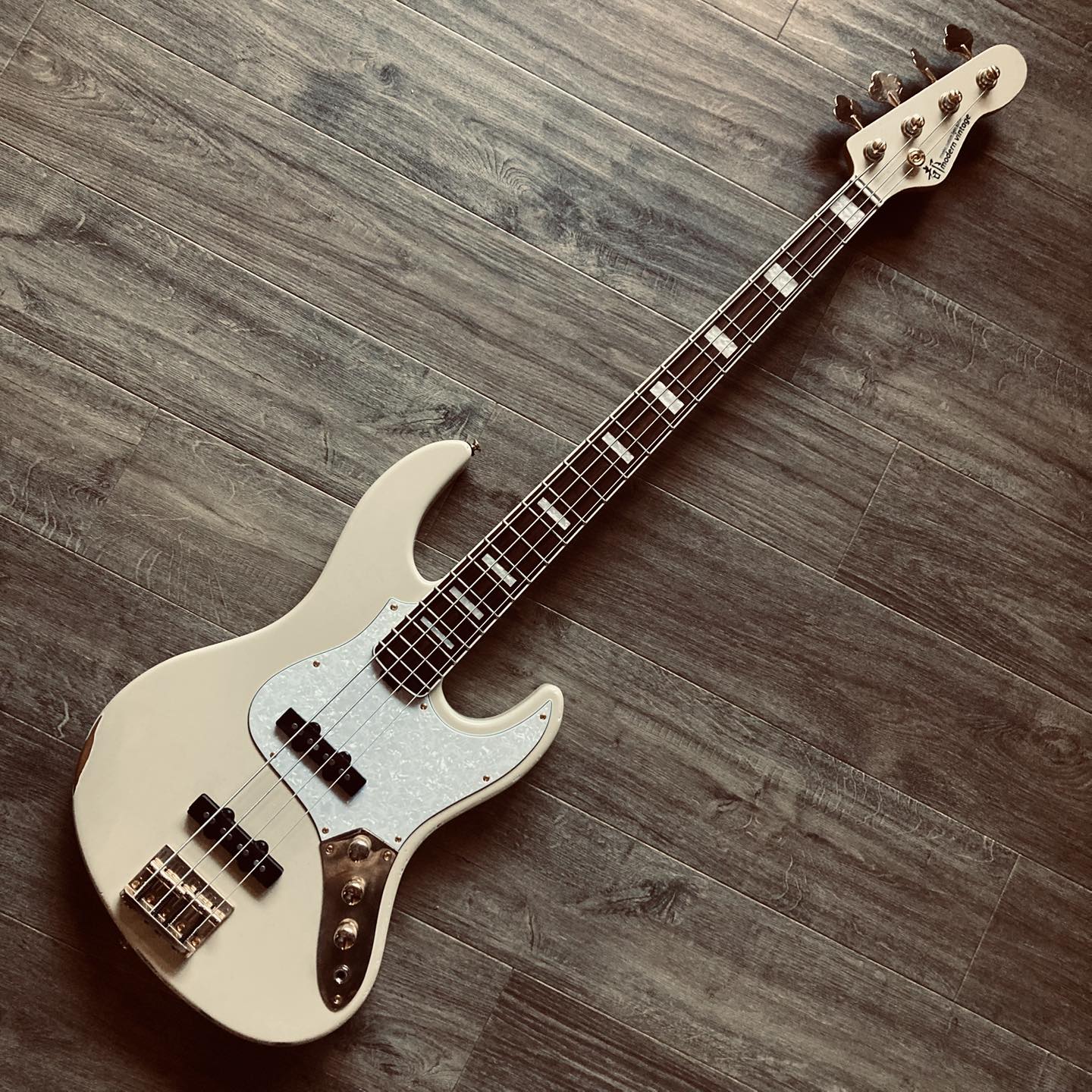 Miyako custom bass guitar (@miyakobasscustomguitar) • Facebook