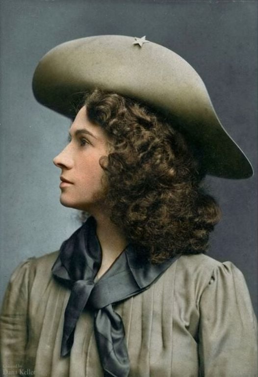 Annie Oakley, 1903 (Colorized). #annieoakley