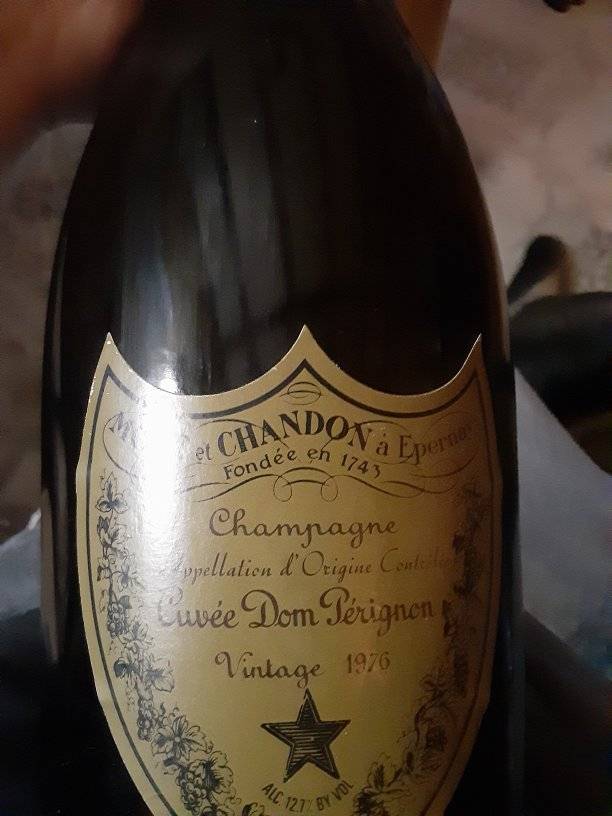 Dom Perignon 未開封 Unopened Dom Perignon champagne from 1976 found in a dumpster
