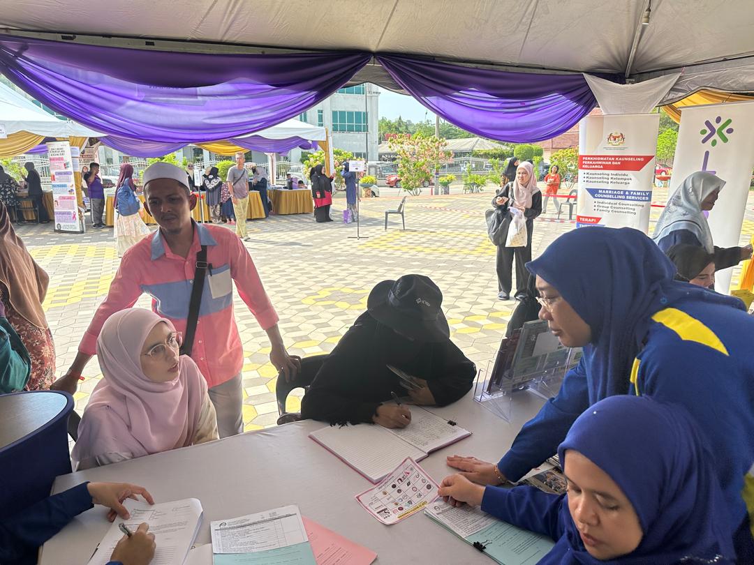 Jabatan... - Jabatan Bantuan Guaman / Legal Aid Department