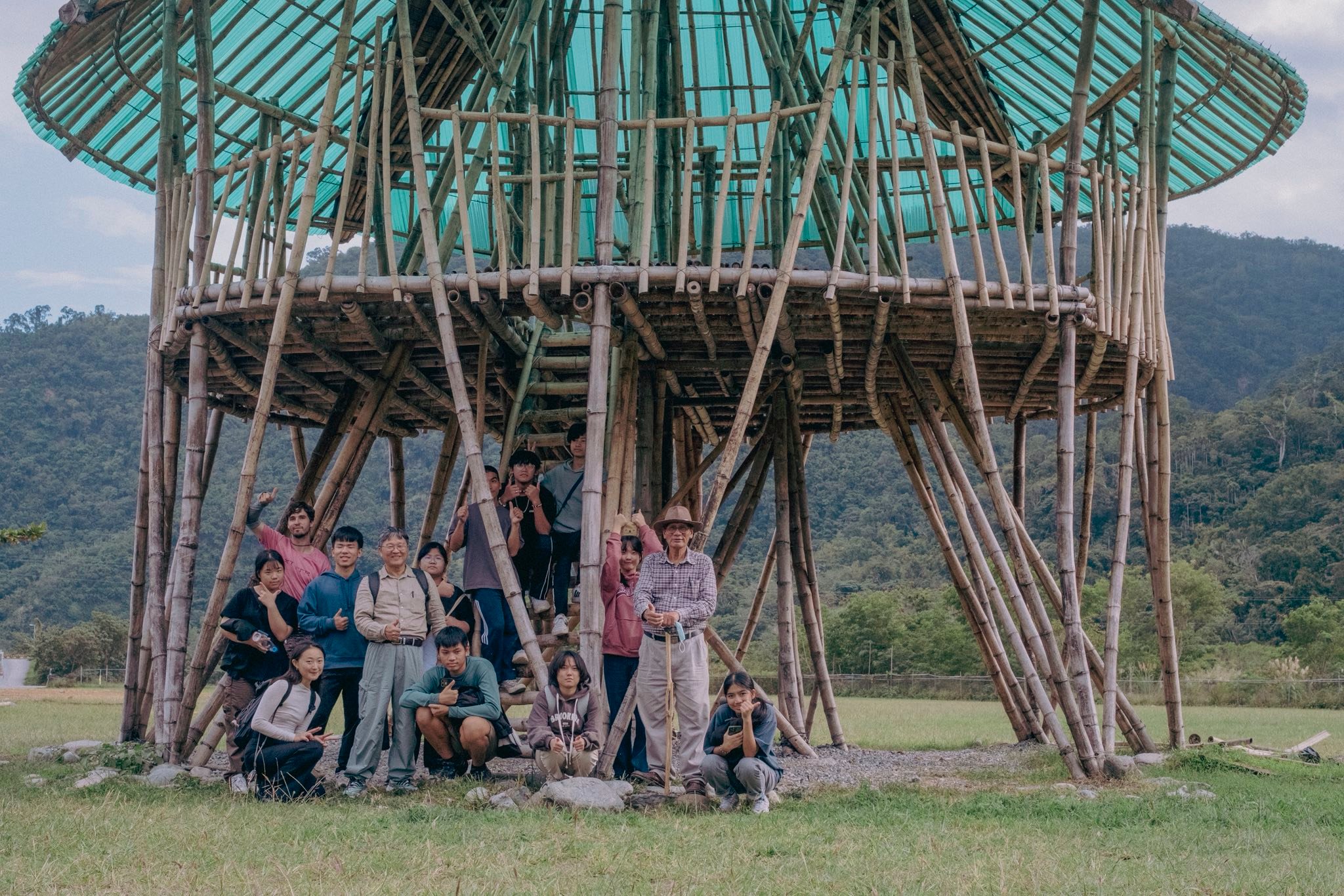 臺灣竹會/Taiwan - ＃你竹道嗎 竹林要常常砍伐才能長更好！ 說到竹林，腦海中就會想到一片蓬勃翠綠的竹子、徐徐輕風和靜謐的氛圍，彷彿遺世 ...