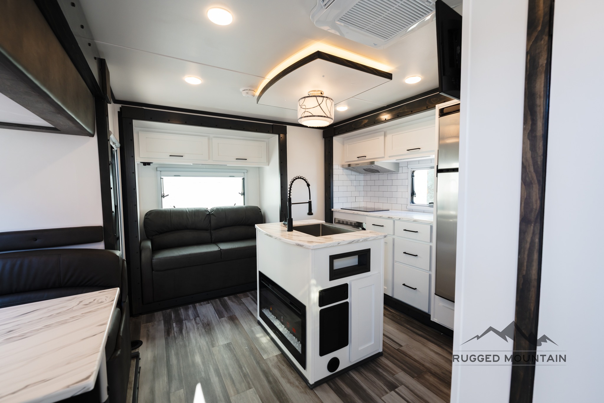 Rugged Mountain Custom RV... - Rugged Mountain Custom RV