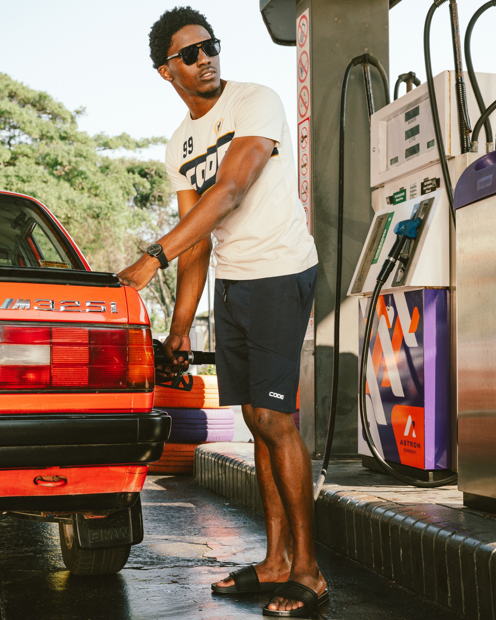 Full tank, fresh fit. 🚘💨 Keep it low-key and comfortable with