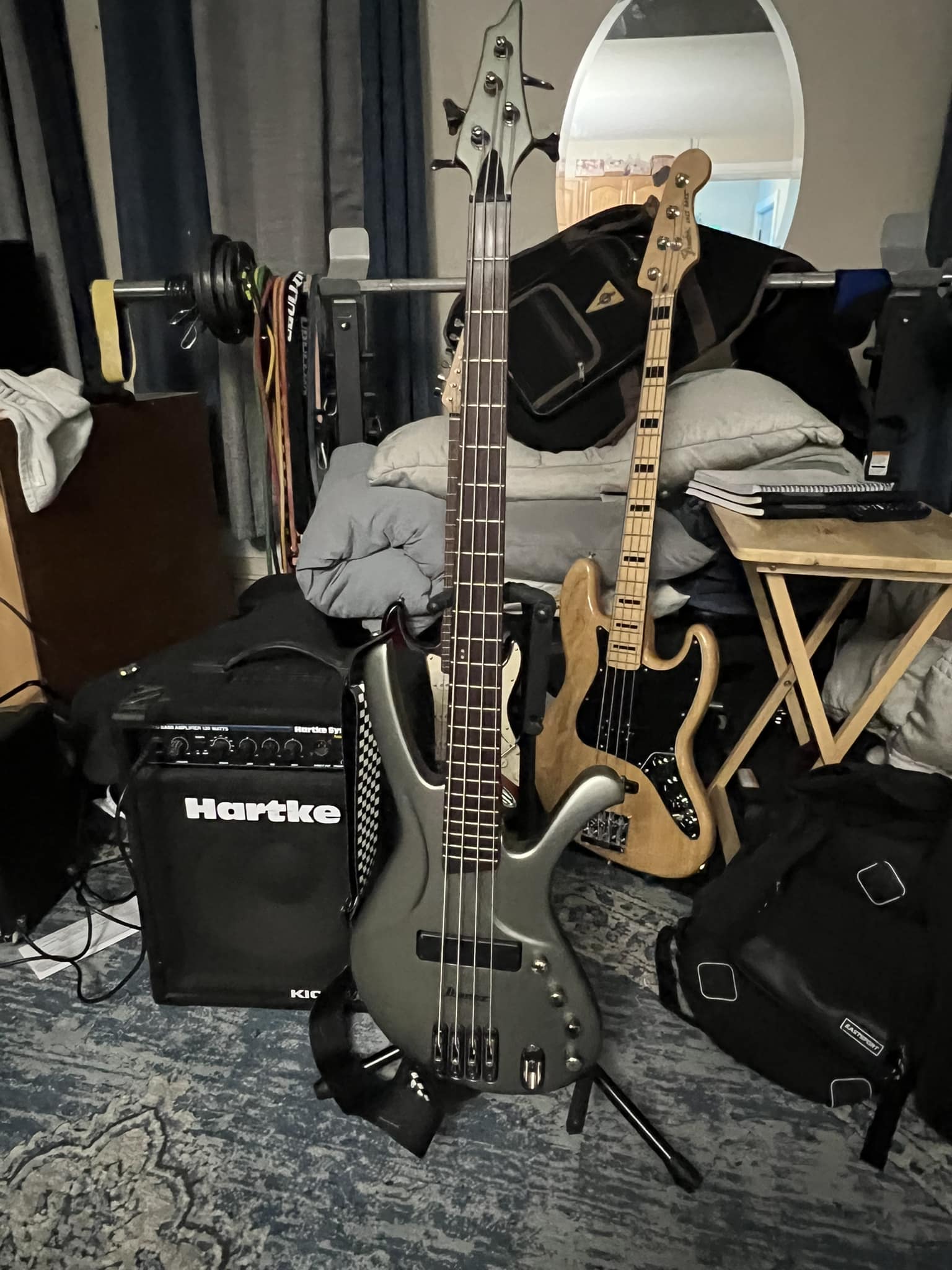 Ibanez EDA 900 bass guitar features and review