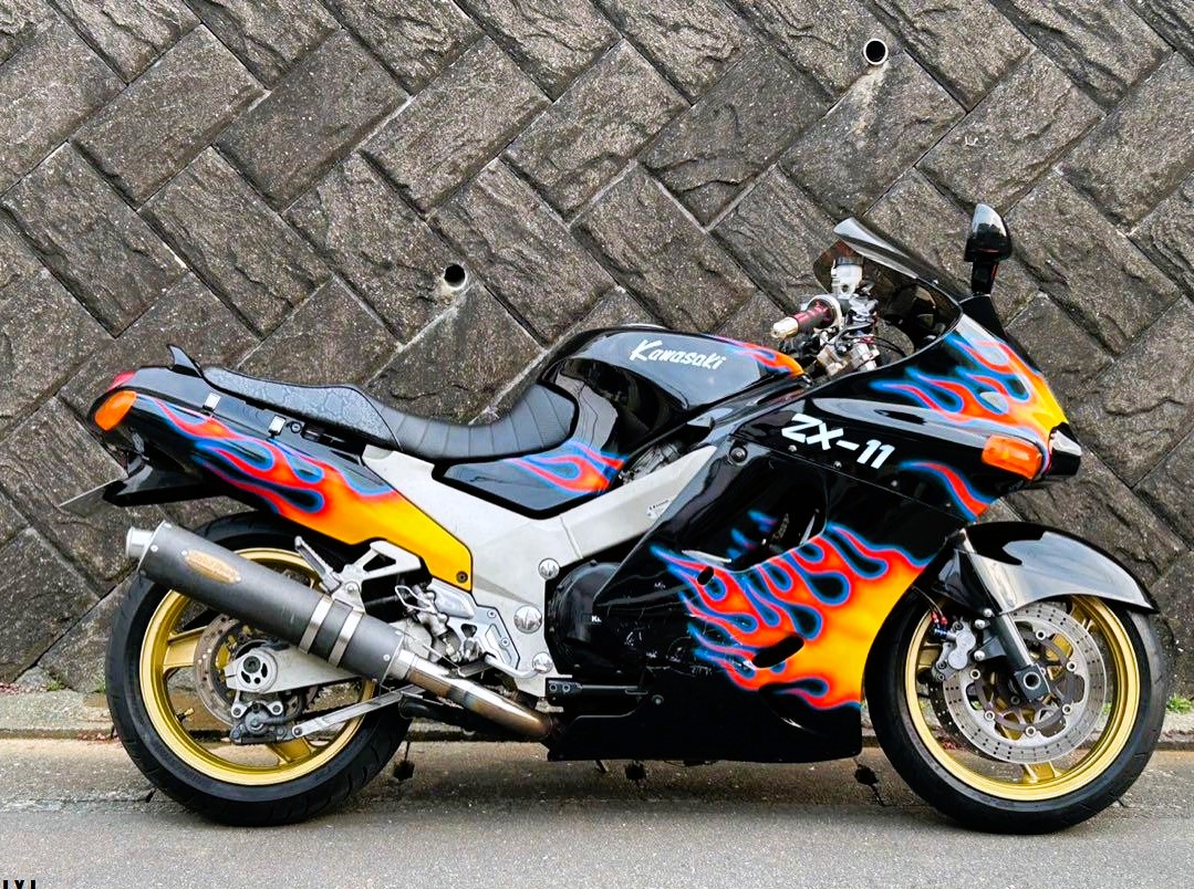 His badazz is this 1996 Kawasaki ZX-11 street fighter?