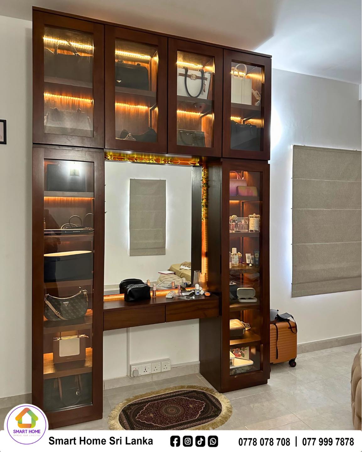 👜💎 Elegance in Every Detail! 💎👜 A masterpiece of luxury, organization, and style! ✨ This custom handbag display with an integrated dressing table is designed for those who love sophisticated storage and