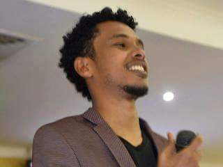 الصفحه الرسمیه لمحبی الفنان احمد فتح الله