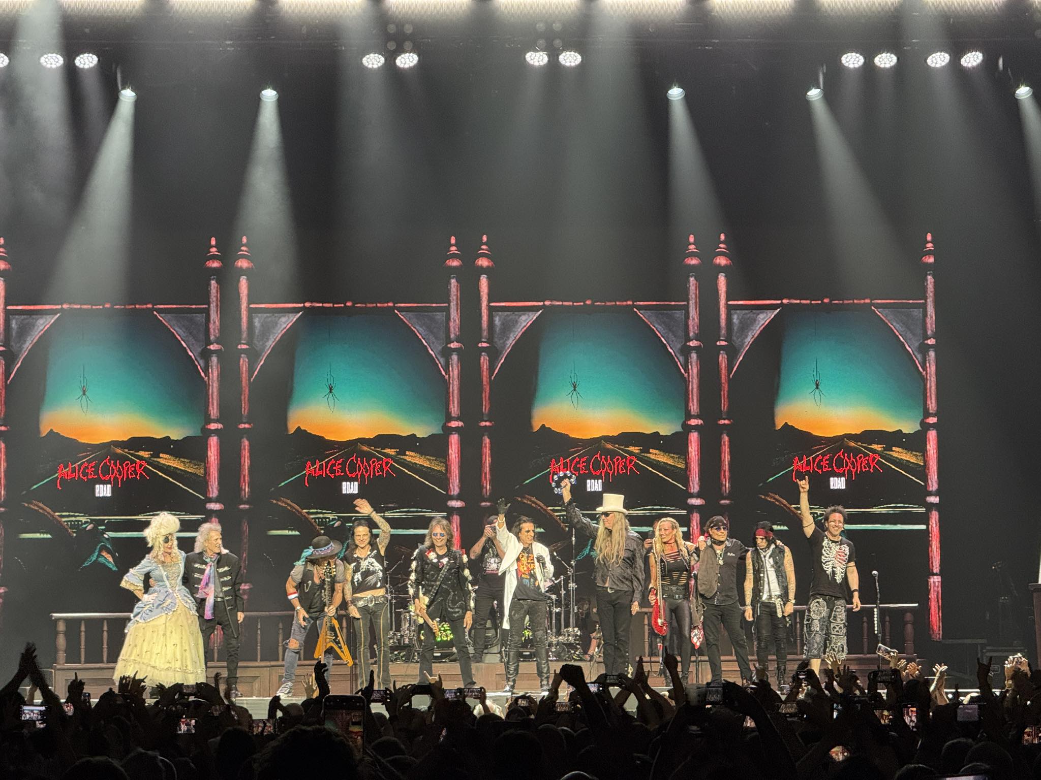 earMUSIC - A Historic Day for Rock! Tonight, history was made at London ...