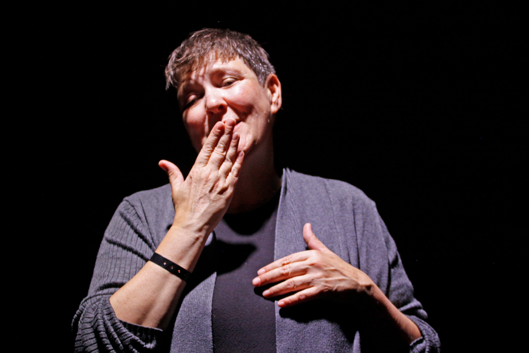 National - Jenny McKitrick provides American Sign Language ...