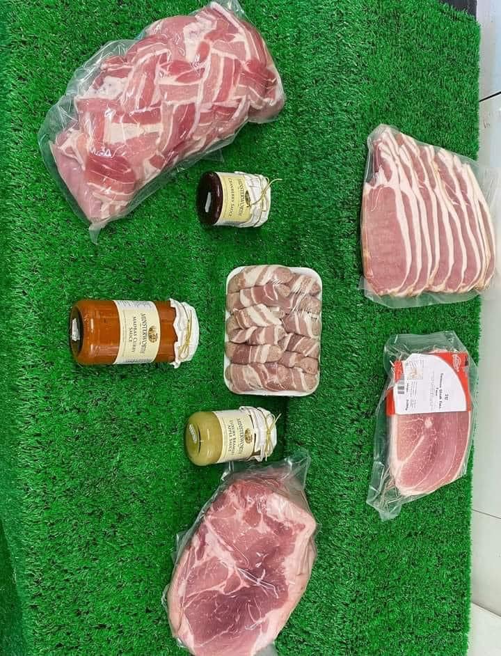 Minsterworth - Here is hamper 2 for 74.99 which includes - 2.5kg turkey ...
