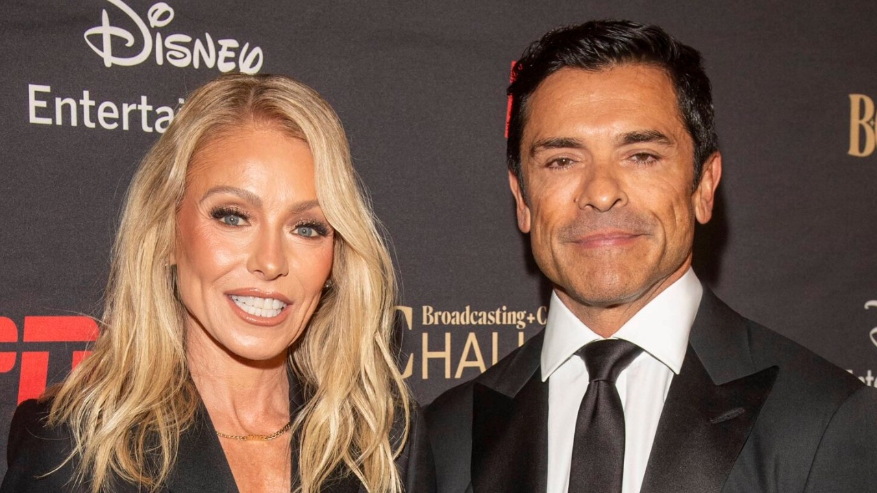 The National - Kelly Ripa Reveals the Revenge She Took on a Pushy Plane ...