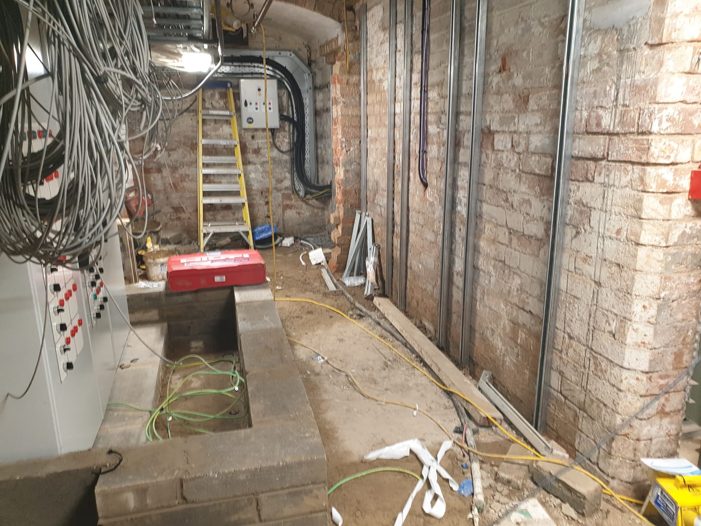 C R Electrical Contractors - Home