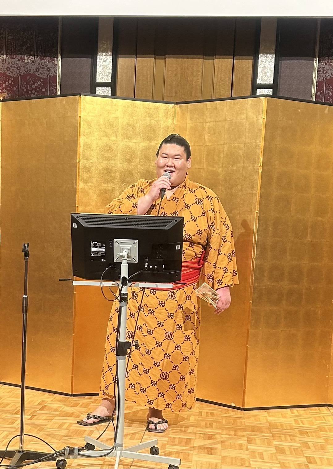 山響部屋 七月場所 十三日目 星取表 滑翔 ○ 3-4 播磨皇 ○ 4-3 天一
