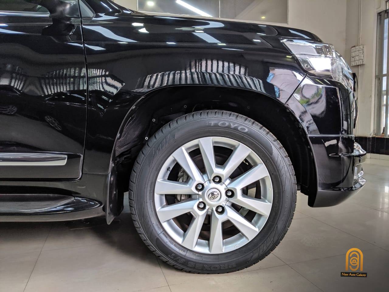 Land Cruiser ZX V8 2014