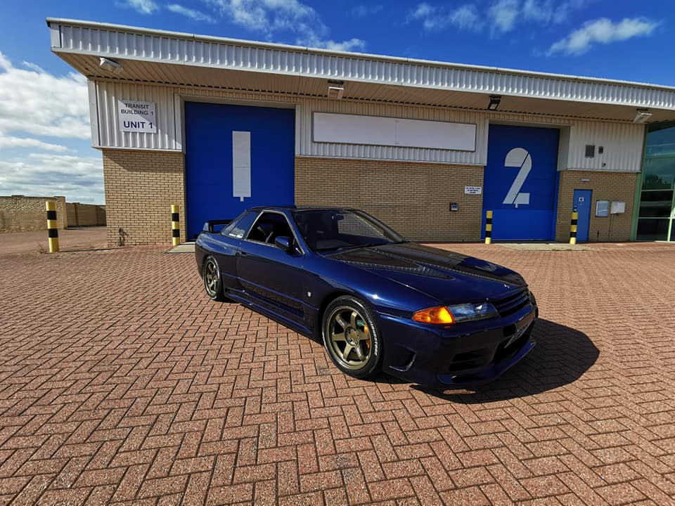 We reviewed this stunning TH1 blue R32... - Midnight Club JDM