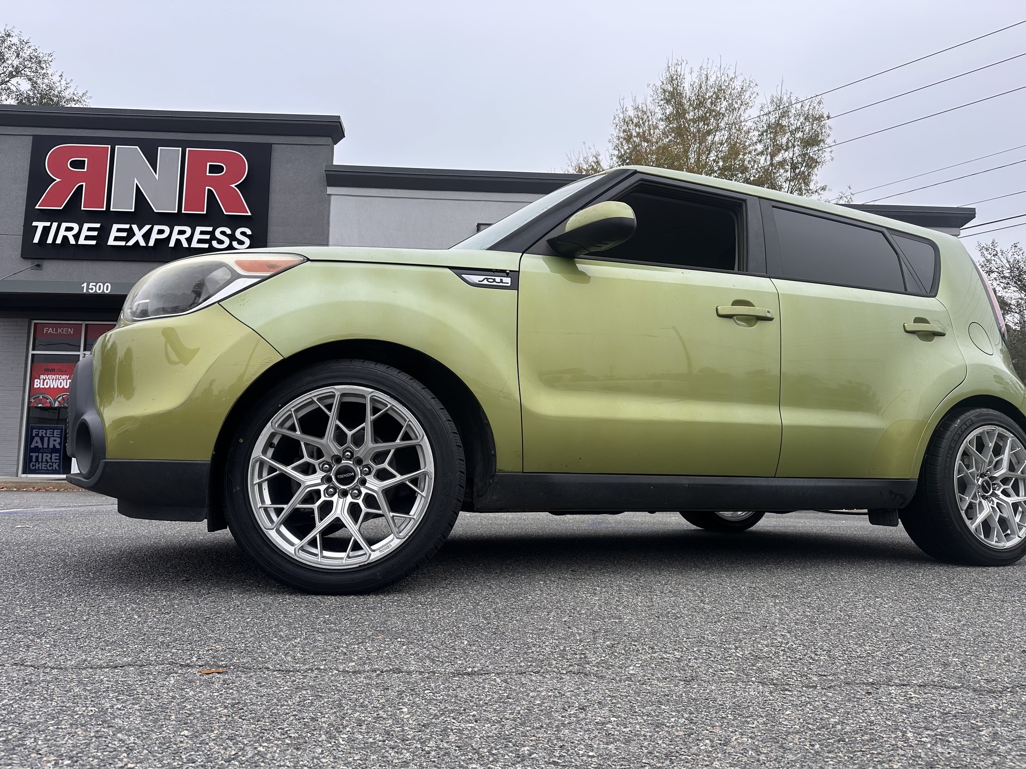 RNR Tire Express | Tampa FL
