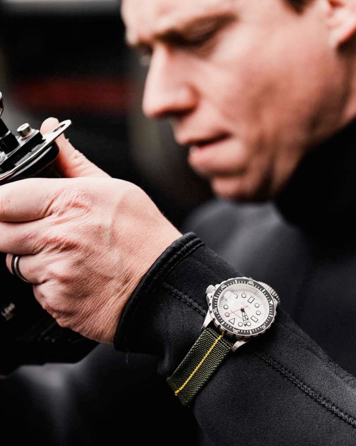 Reminder: our BEAMS x Rowing Blazers watch is not hammer proof 🔨