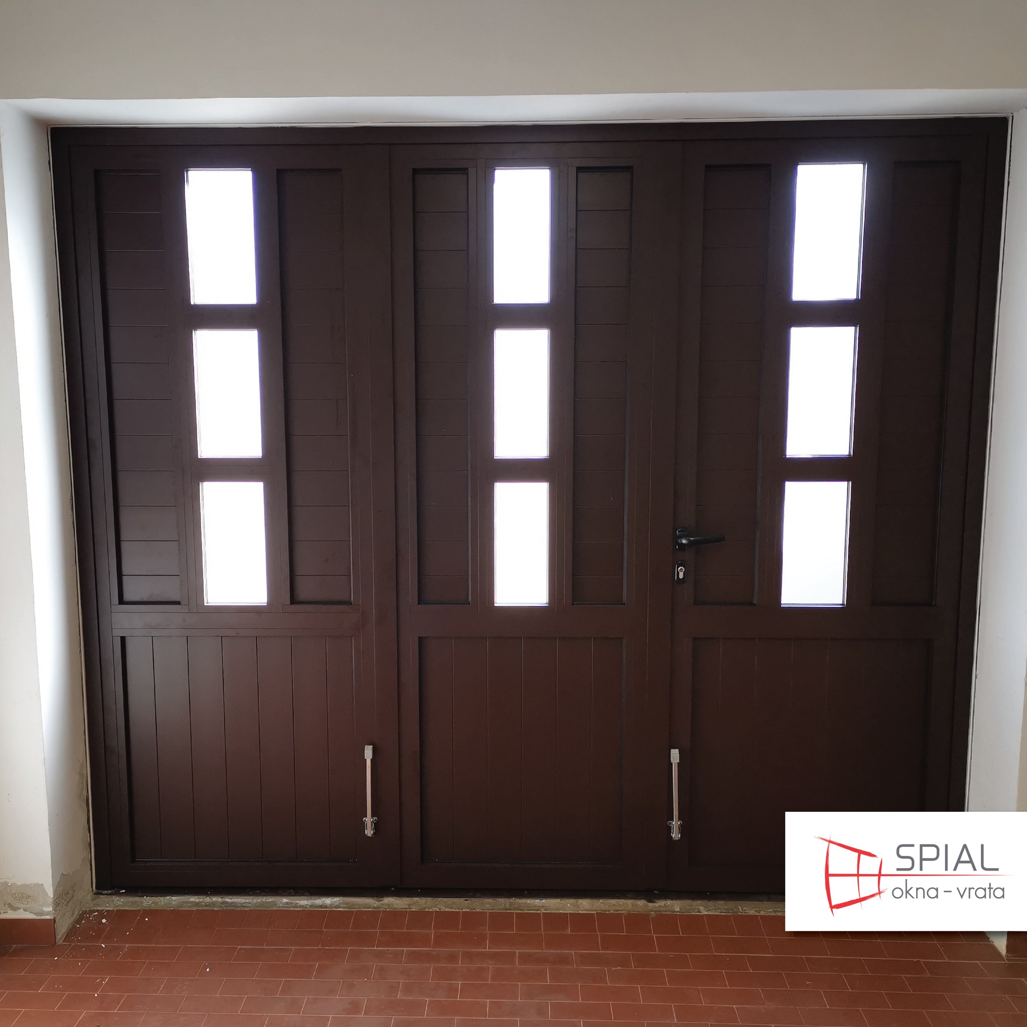 🚪 Varnost in stil v enem – vrata... - SPIAL okna - vrata | Facebook