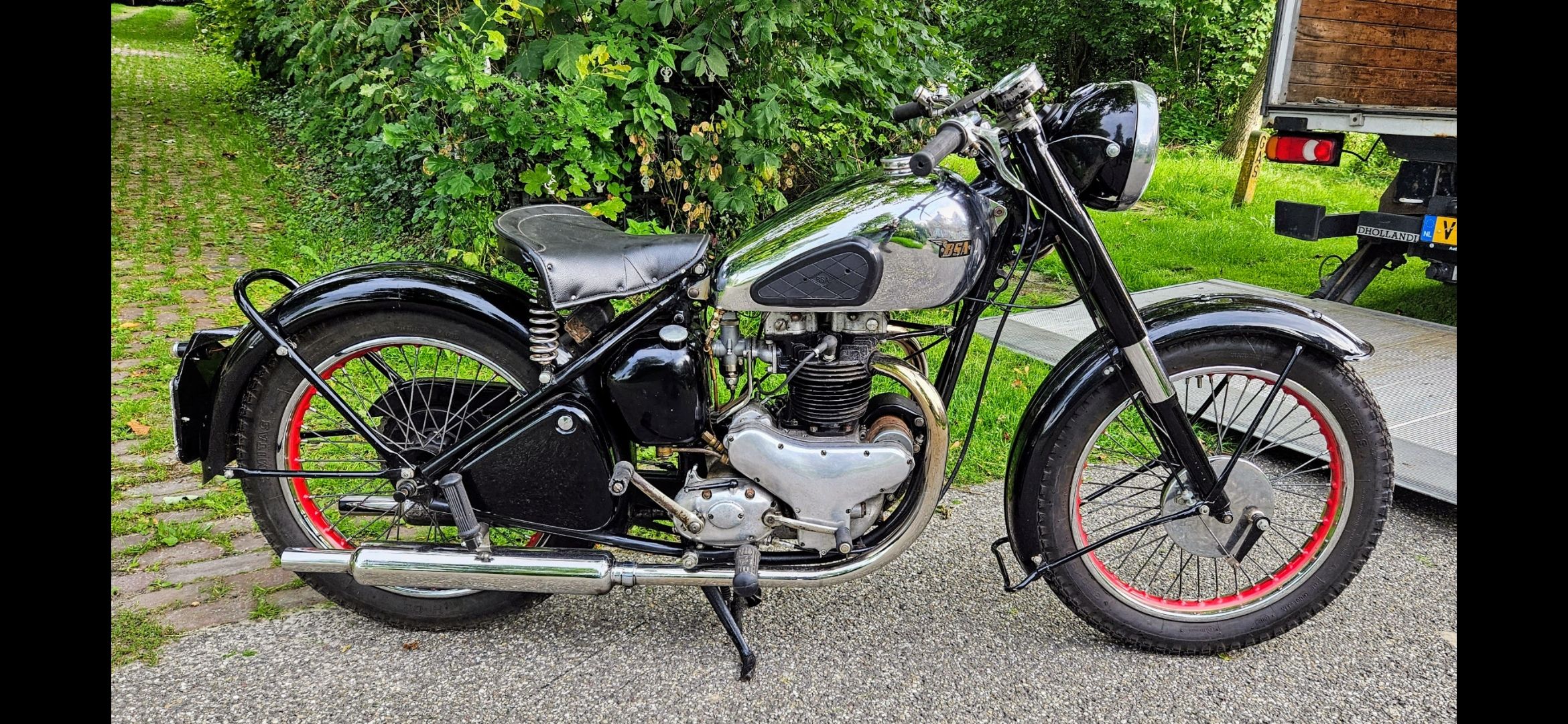 Coming in end of this week this 500cc BSA A7 Tele Rigid with dutch 