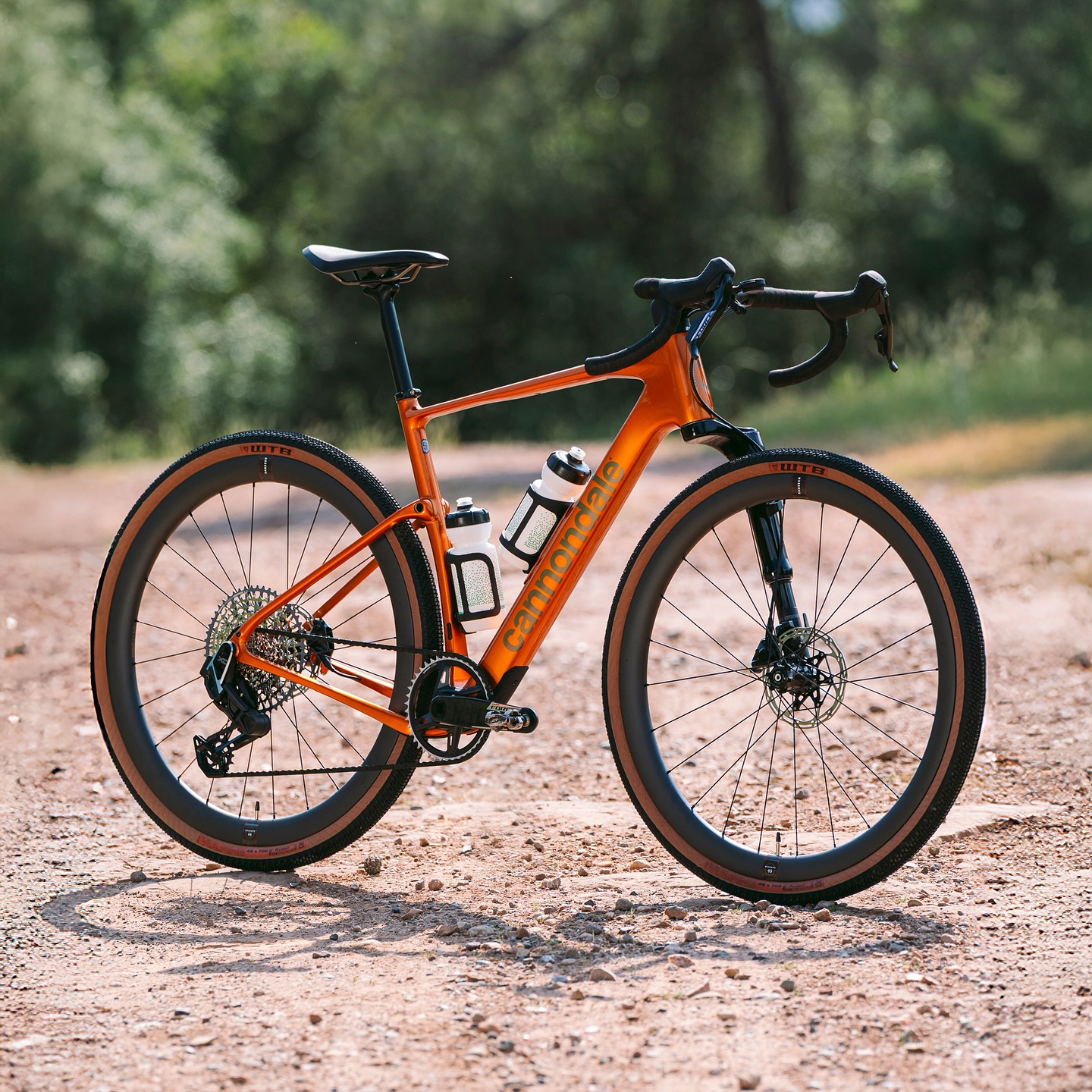 新製品】SRAMの新型ForceおよびRivalグループセットを搭載したロード 