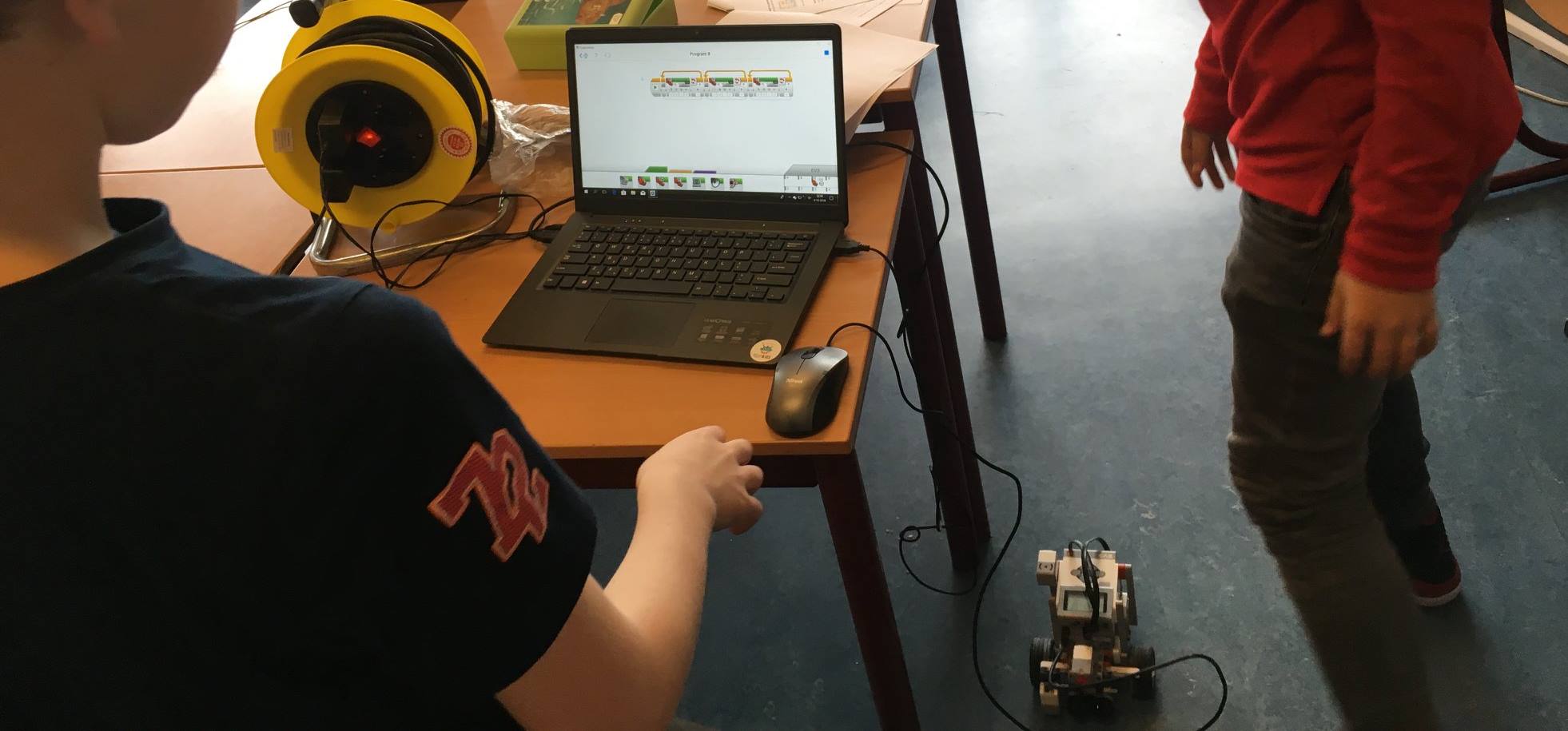 Gisteren zijn we gestart met de... - Tech4kids Nederland