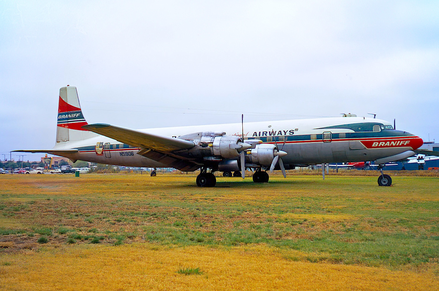 THE NINTH BRANIFF DC-8 - Braniff International Douglas DC-8-62