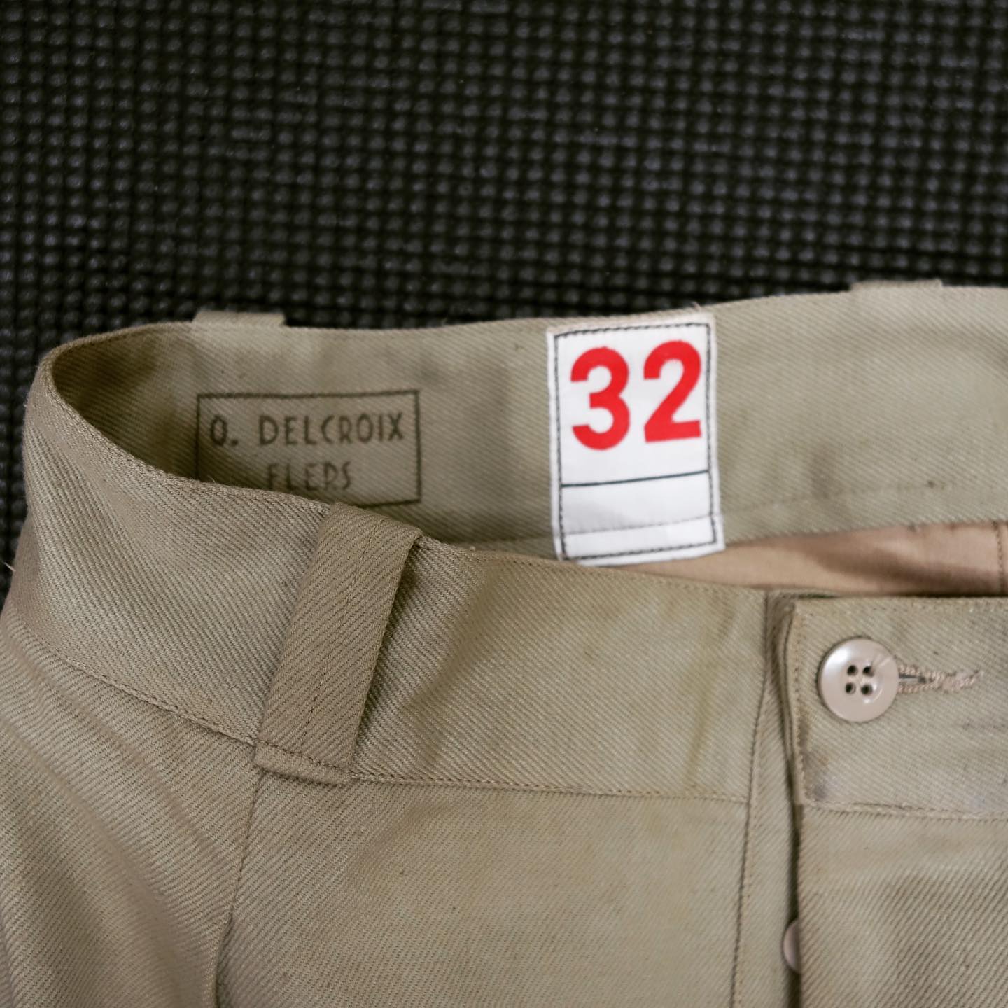 フランス軍M52チノ なかなか出る事の無い32サイズ 何故か裾辺りとか