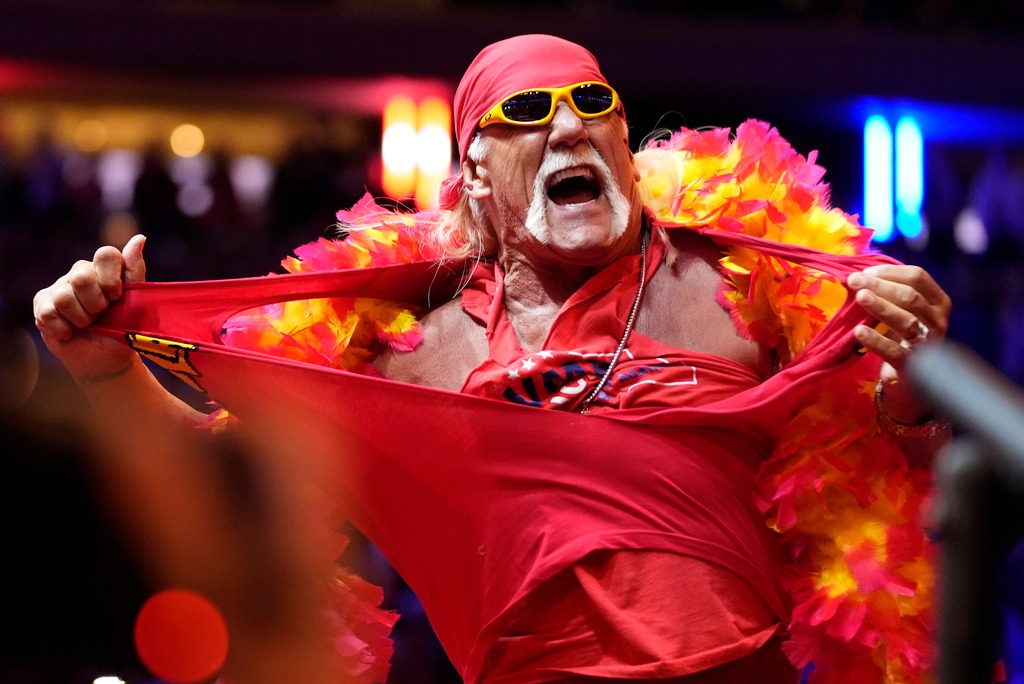 Wrestling legend dies at 79: Stars publicly mourn the WWE icon