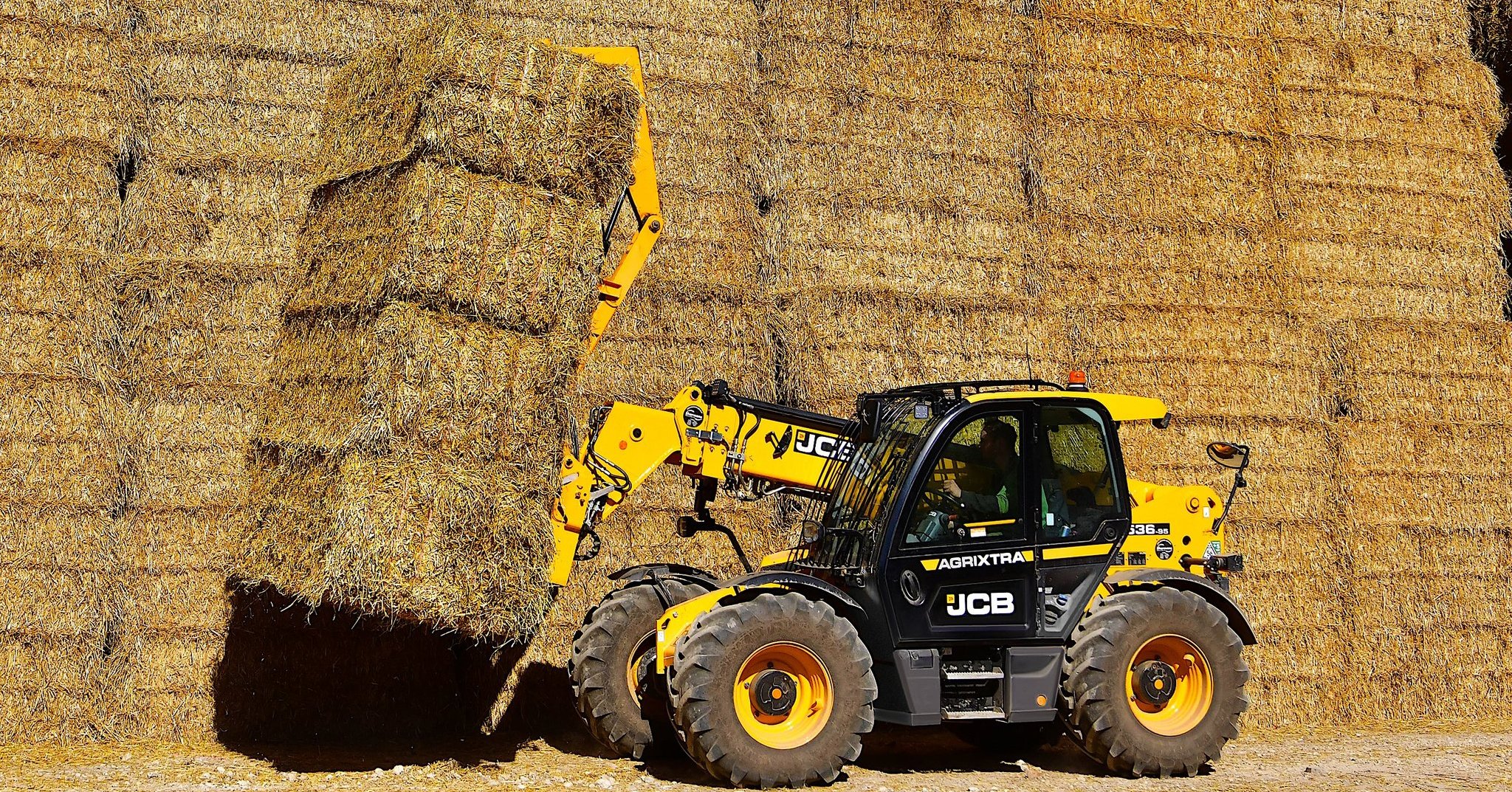 JCB Agriculture - The straw stacker. A JCB 536-95 AGRIXTRA... | Facebook