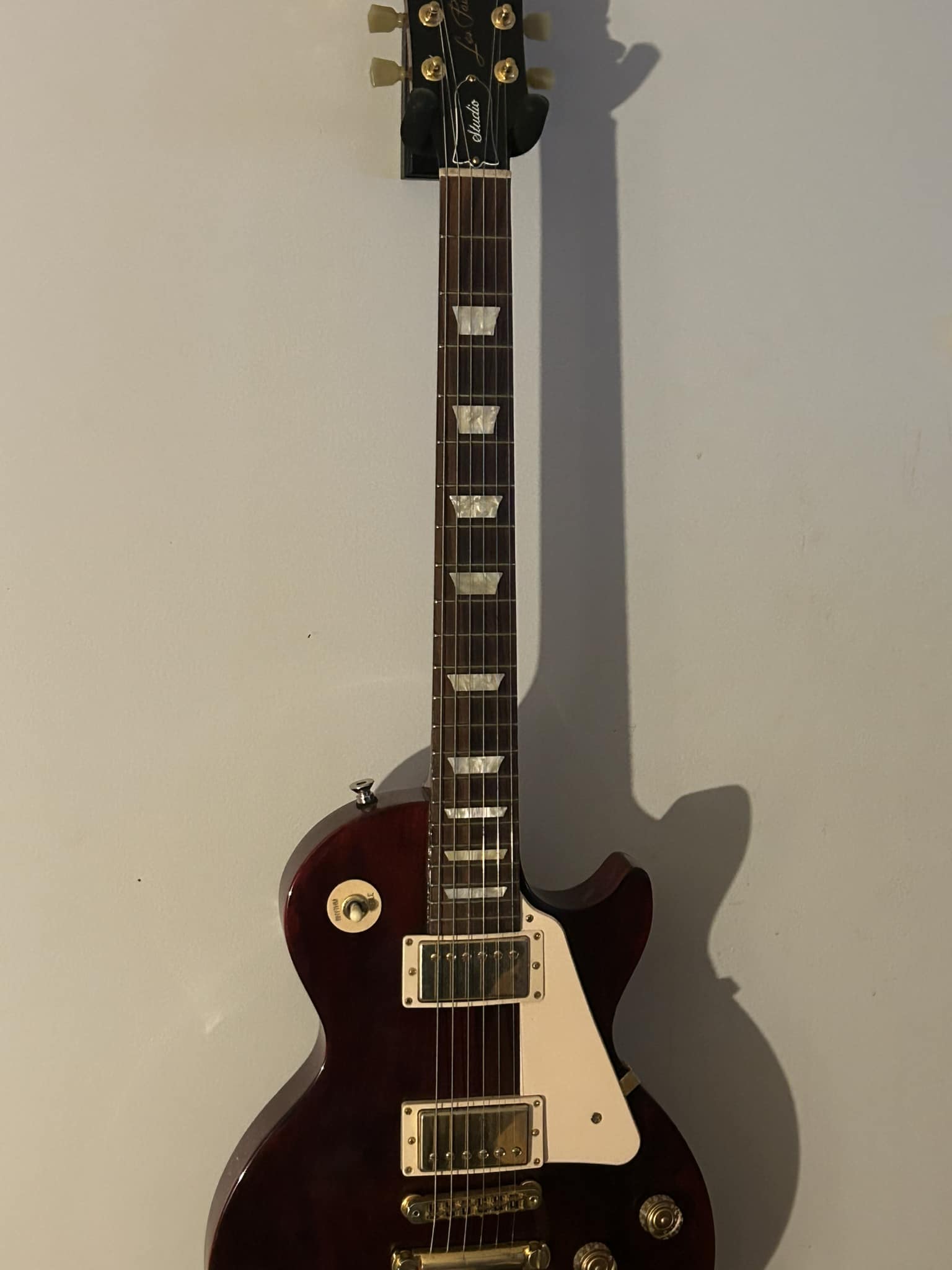 Red wine Les Paul Studio 2005 guitar