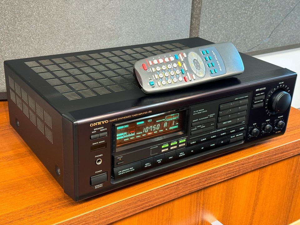 Onkyo tx-7830 2 channel receiver. Scored this on the auction site