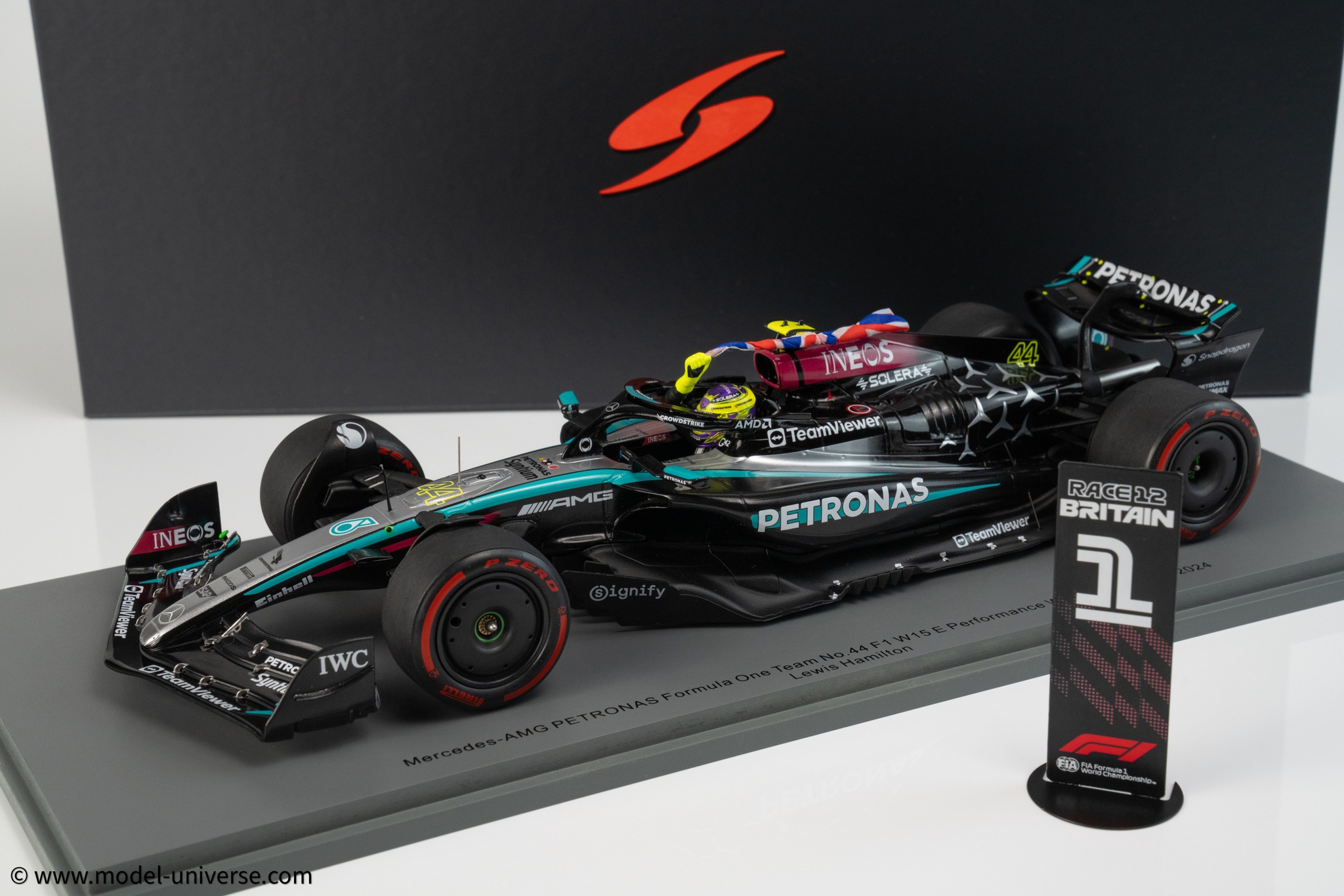 New in stock 1/18th Spark Model Mercedes AMG Petronas F1 W09 EQ