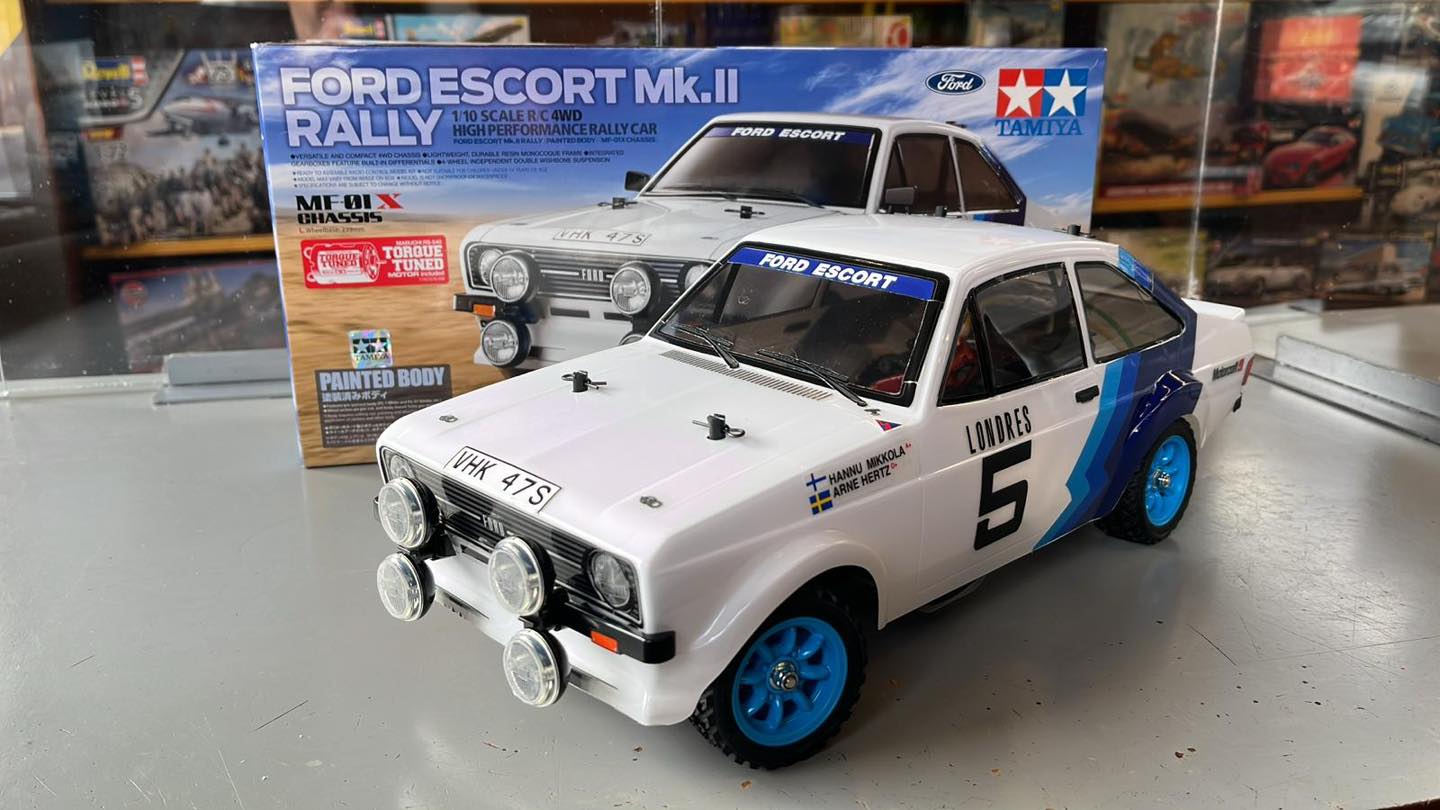 In the garage with the Tamiya Escort Mk.II Rally - MF-01X www