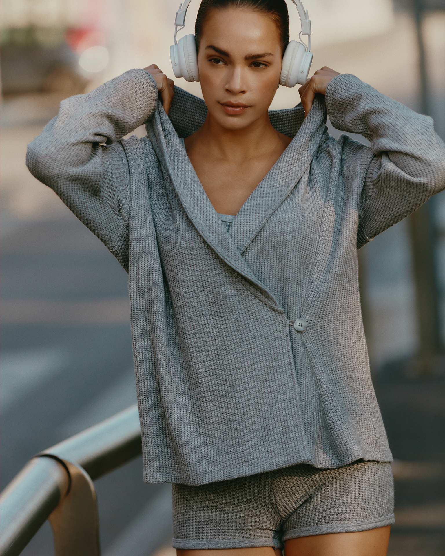 GIM Featherlight Cashmere Sweater L.Gray Soft volumes, natural 