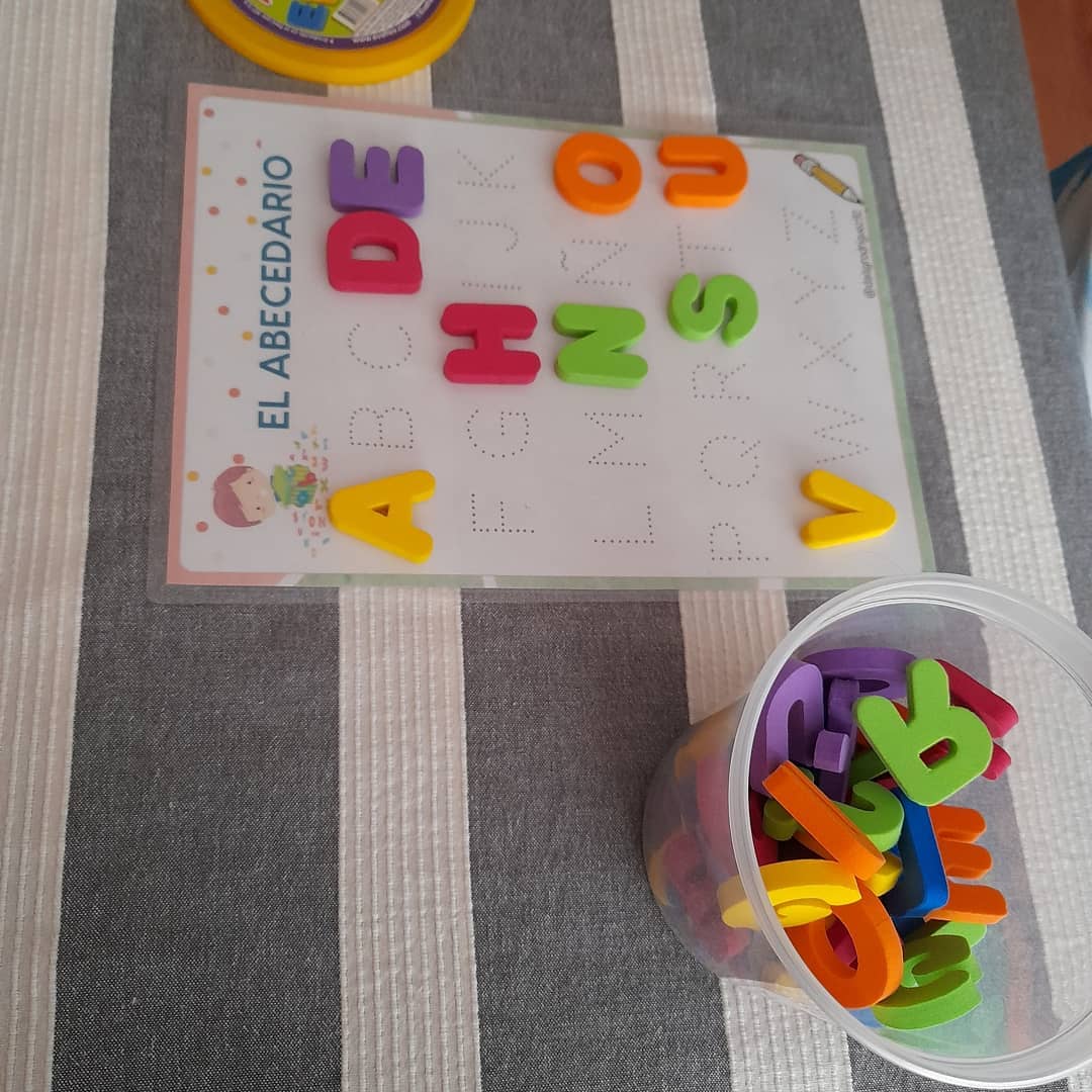 Miss Lala - Hola!👐 Hoy jugamos a reconocer la letras del... | Facebook