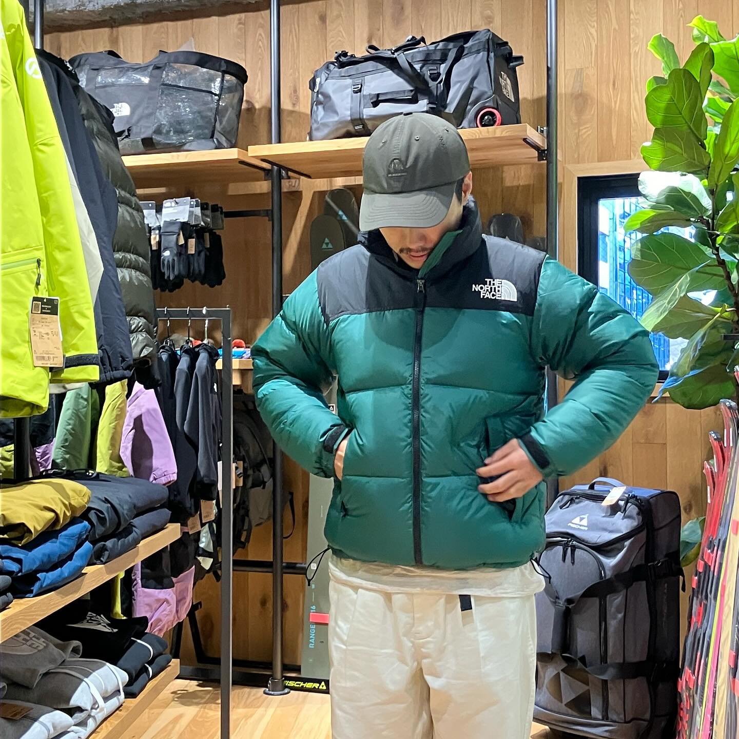 ダウンジャケット】 NUPTSE JACKET ND92335 取扱カラー:TG, UN, K 