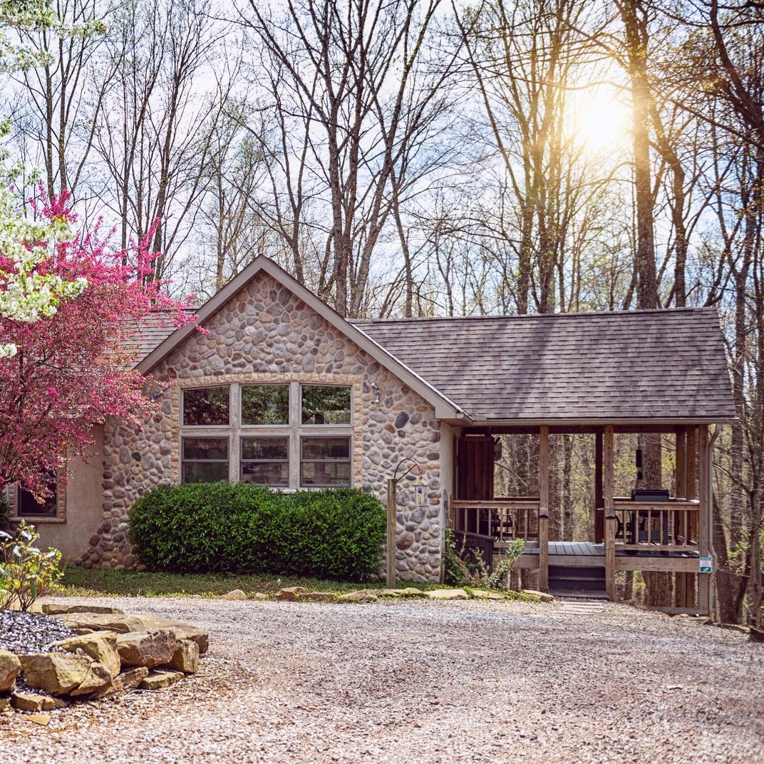 Cherry... - Cherry Ridge Retreat - Hocking Hills Luxury Cabins
