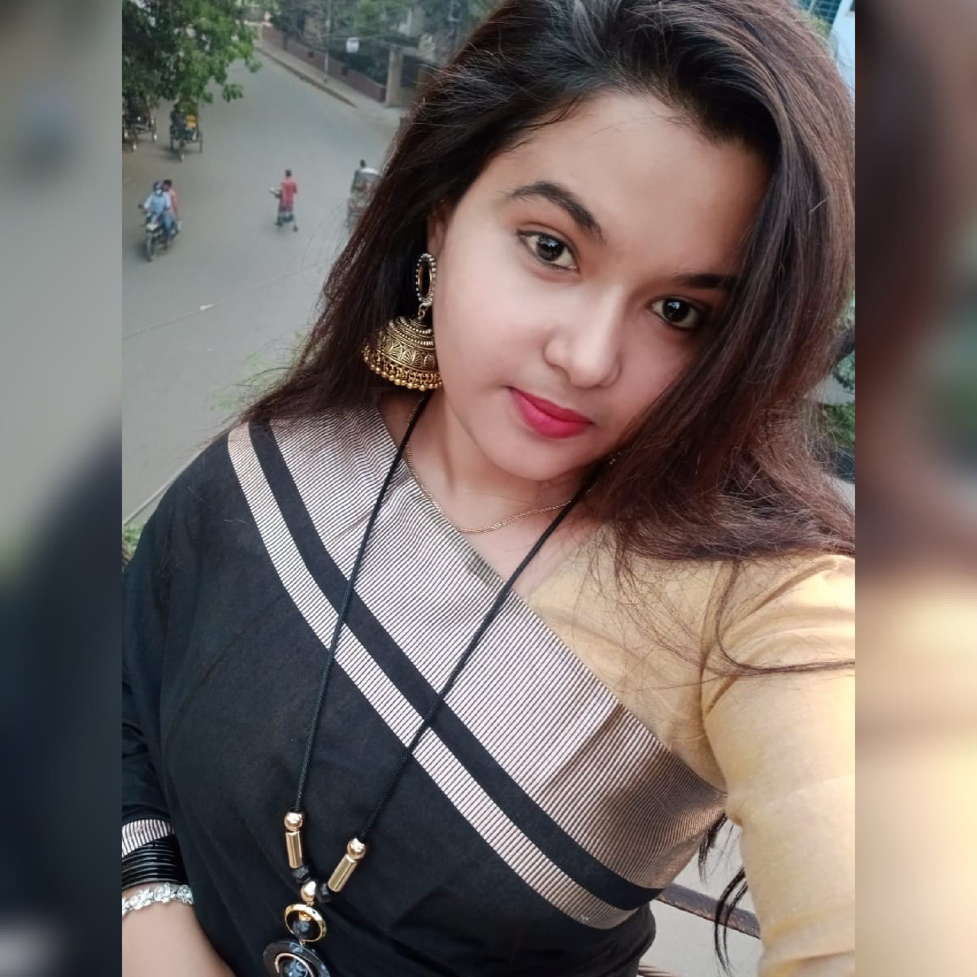 ShoMpa MoNi KhAn