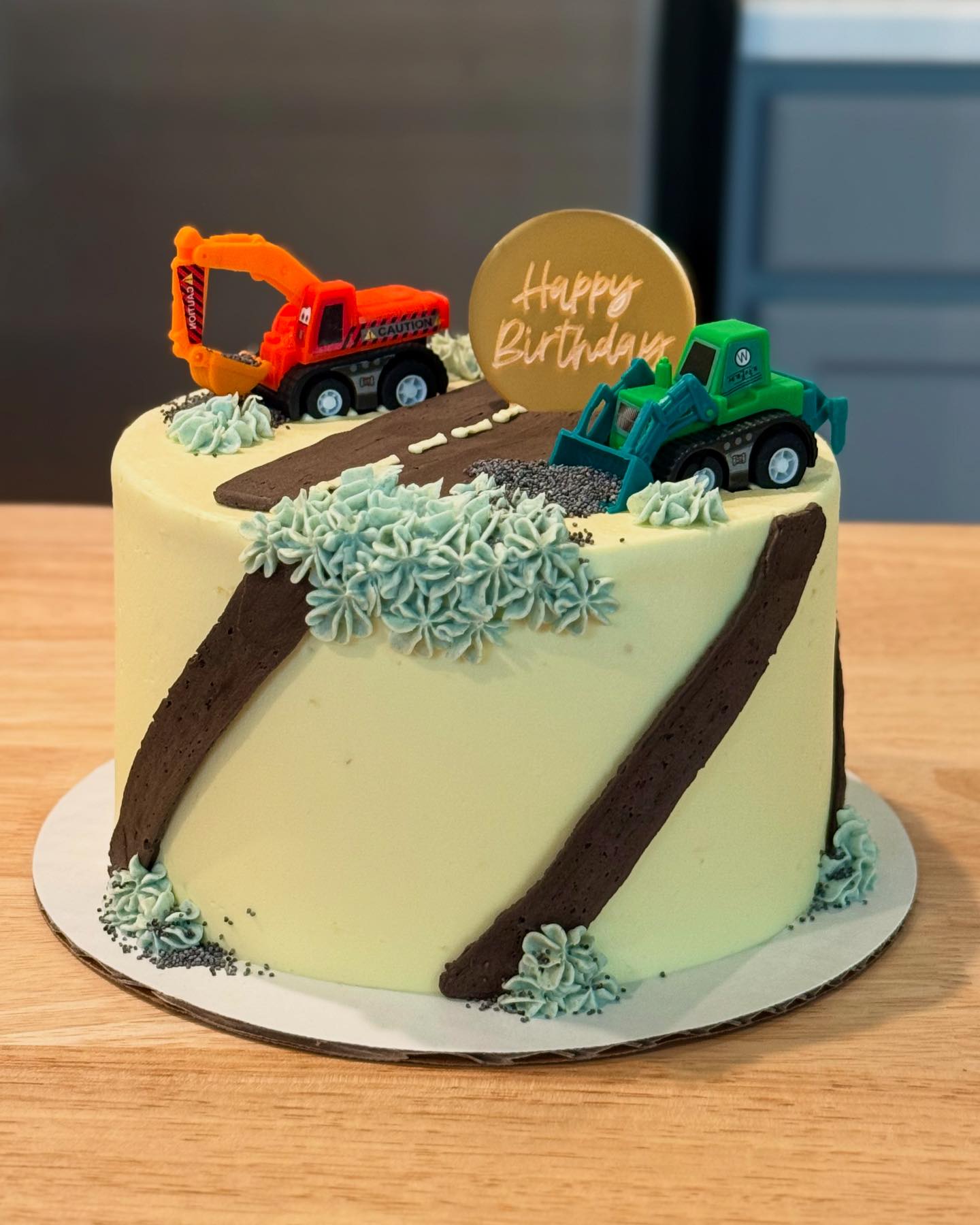 More cakes!! ... - Simple Roots Baking Co., LLC | Facebook
