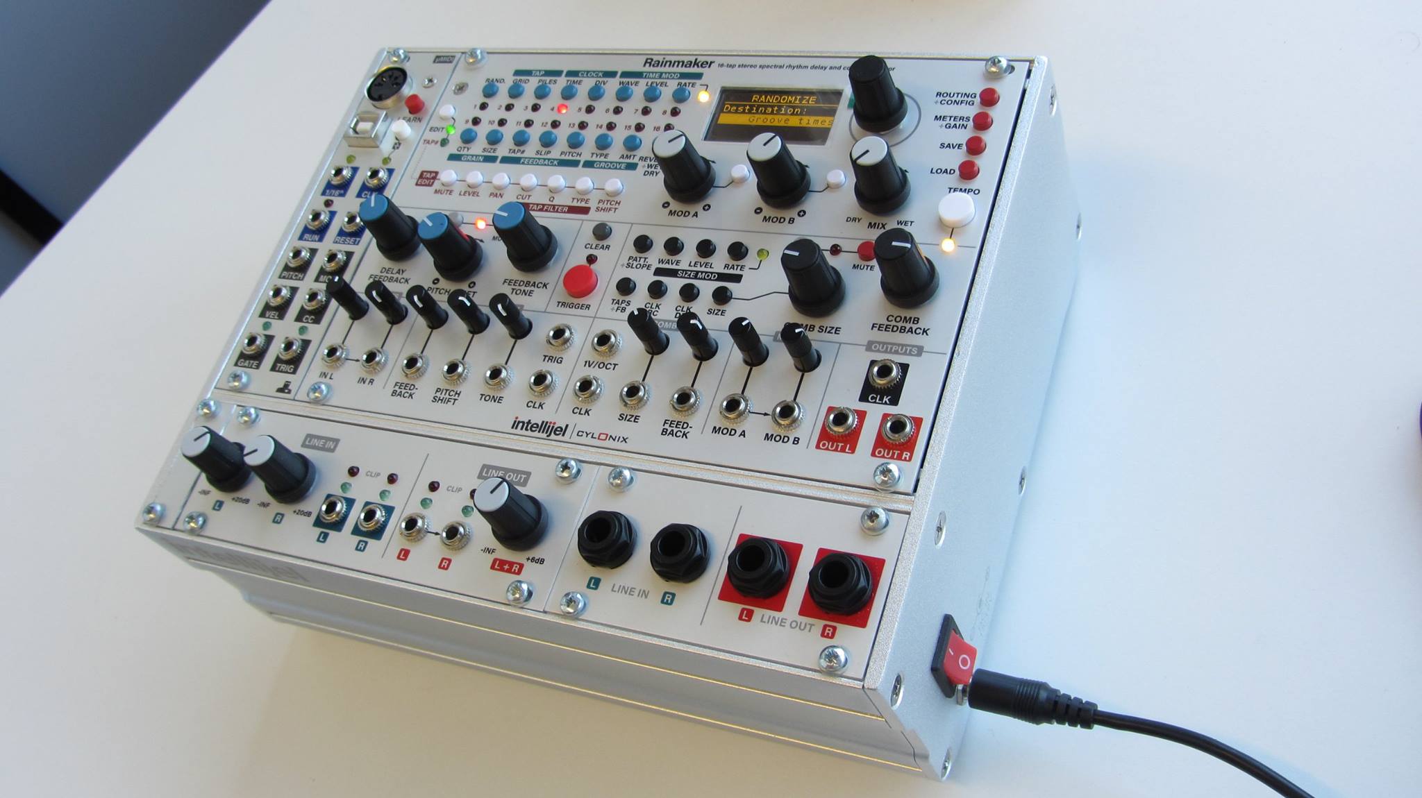 Modularsynthesizers.nl - Intellijel Rainmaker standalone 42 HP set 