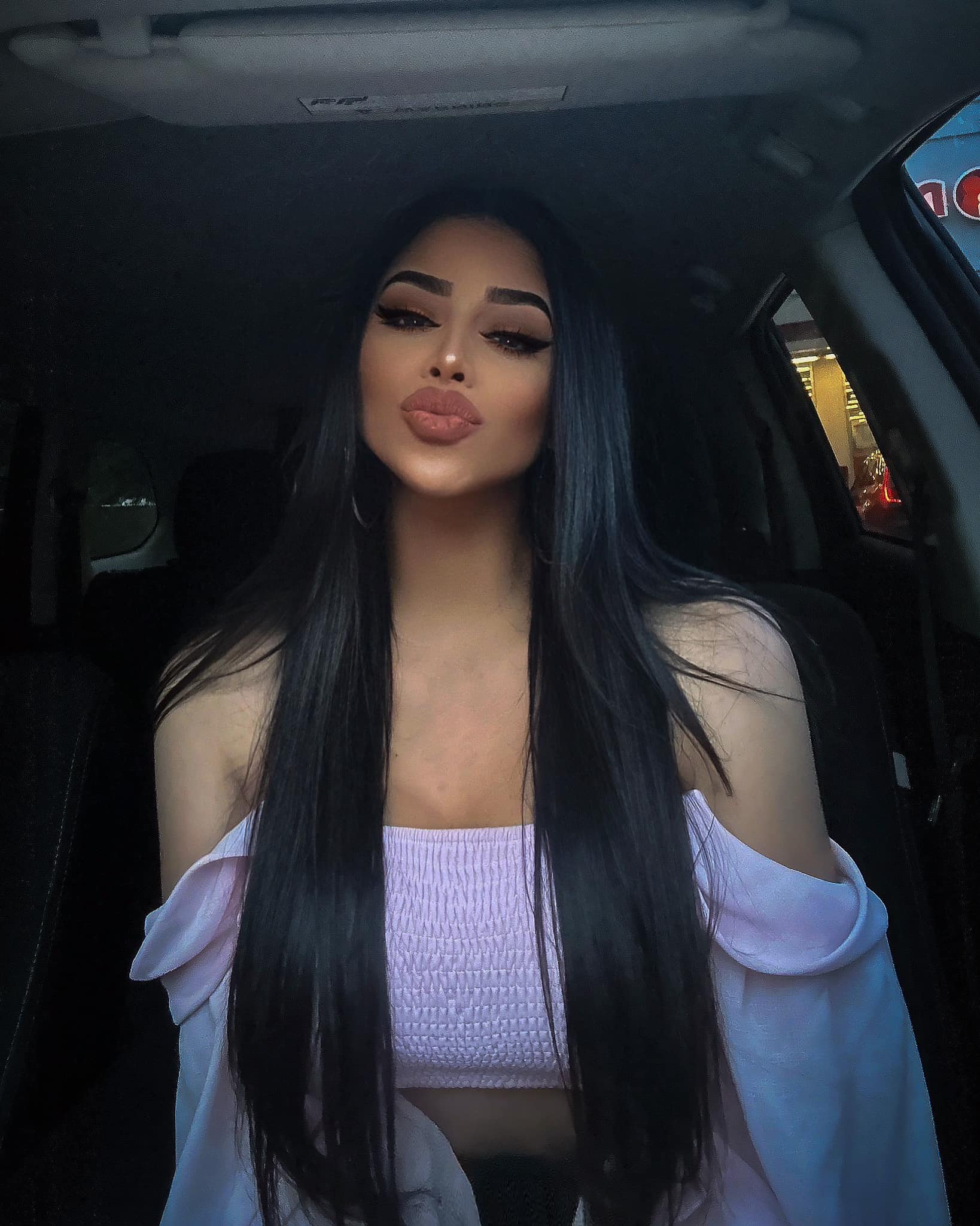 Alexandra 💋💋💋💋 Saturday vibes and car selfies Hey babes 🖤🫶🏼 Find me on instagram ⬇️ https