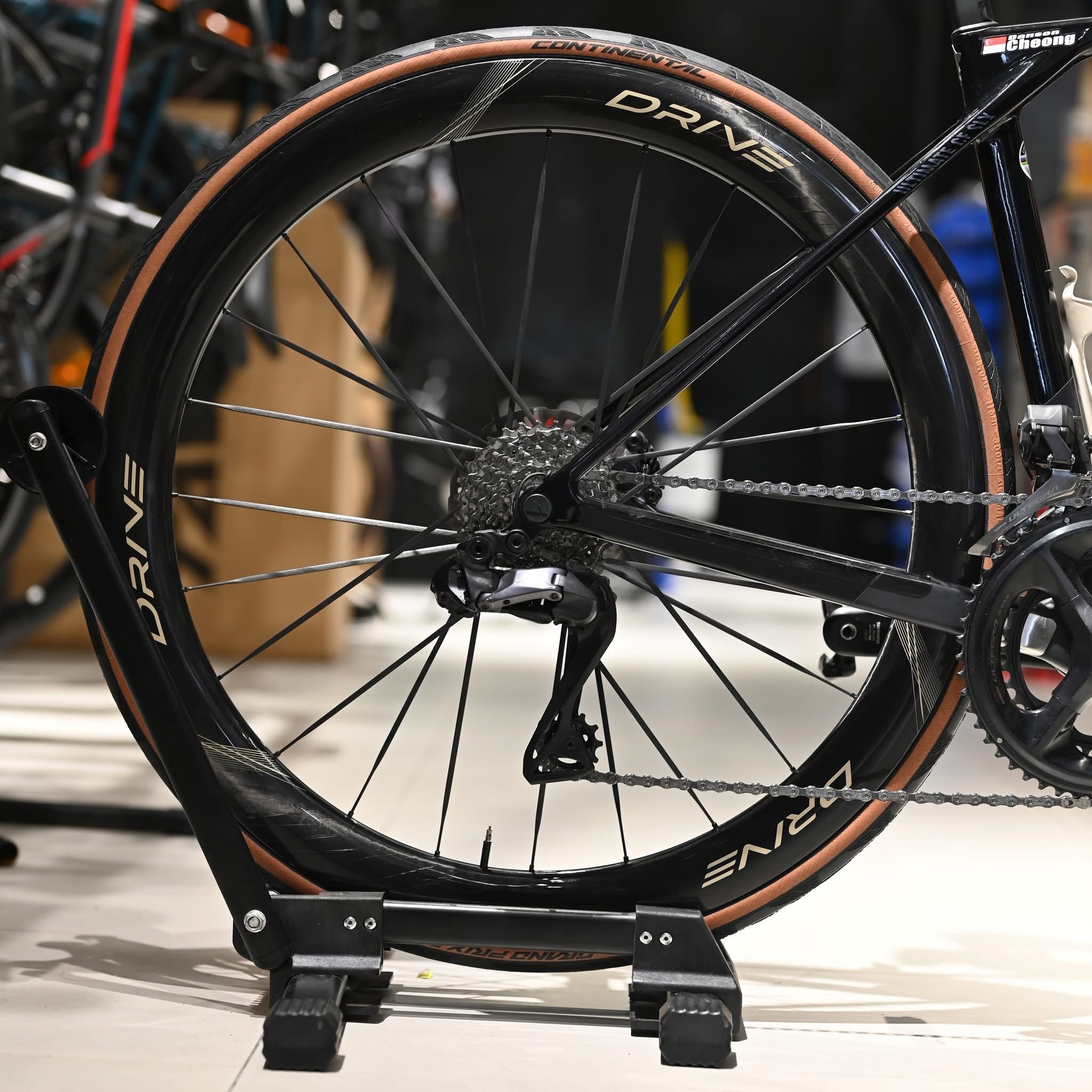 Elite Drive II 50D: lightweight, carbon blades, modern aero… and a 