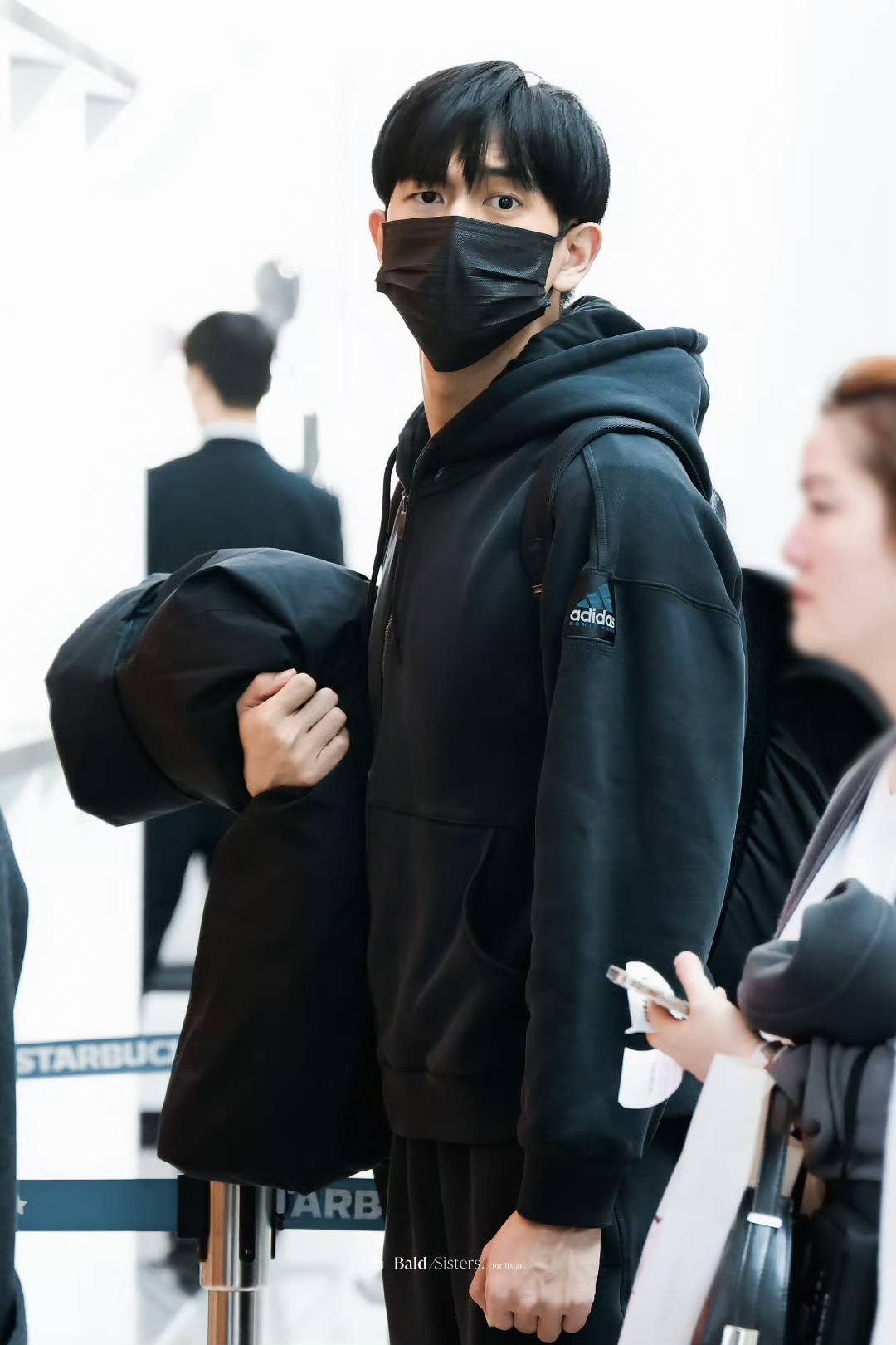 mask can't hide how handsome my man #LiXian is 😍😘🫰 Incheon