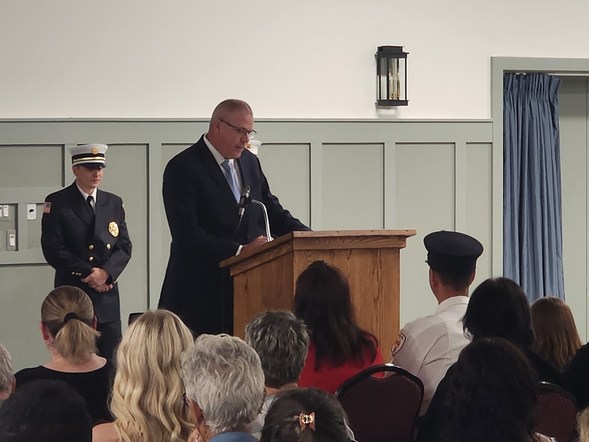Warren - Warren County Public Safety Director Dennis Riley welcomes ...